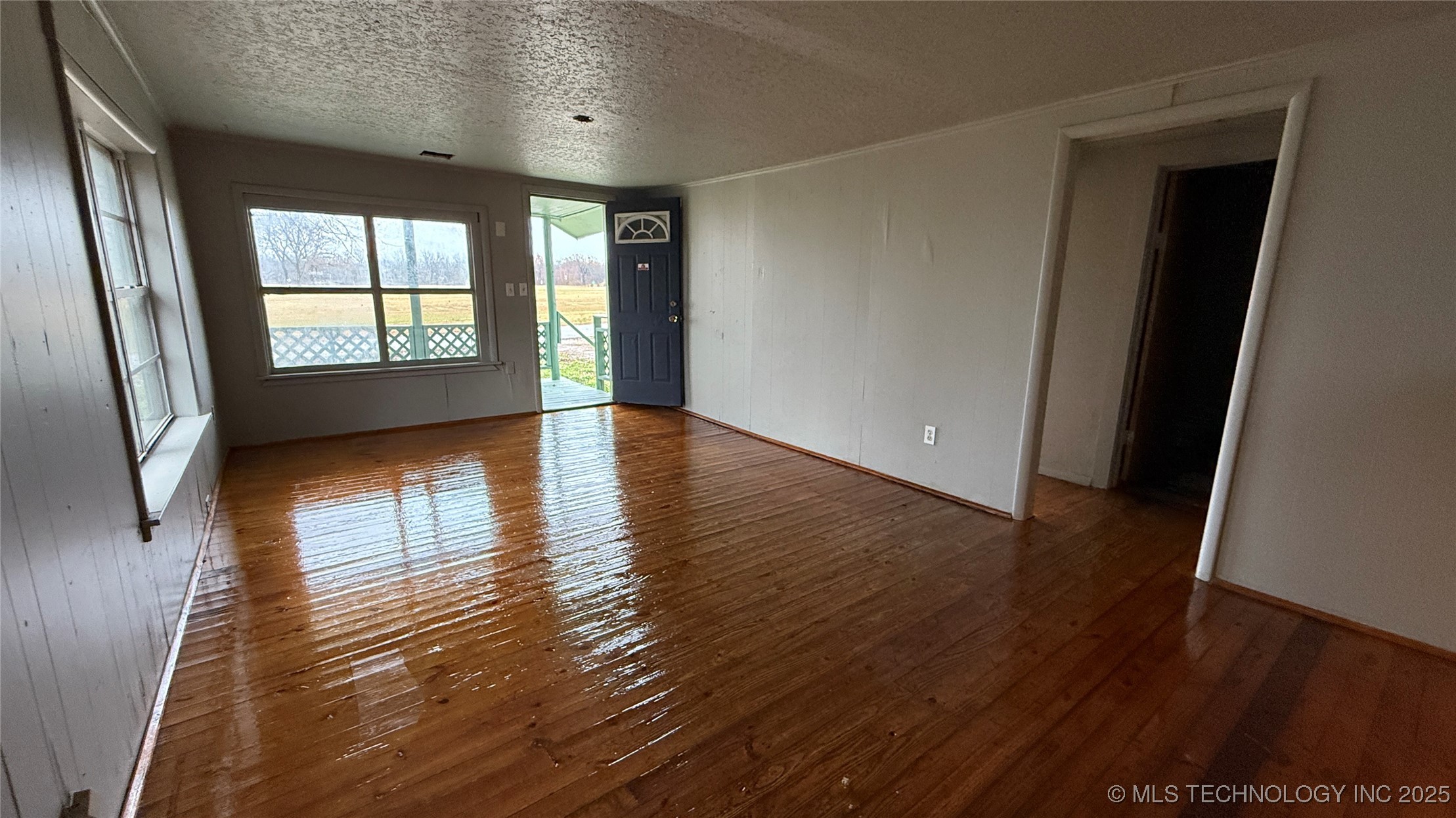 516 E 5th Street Property Photo 5