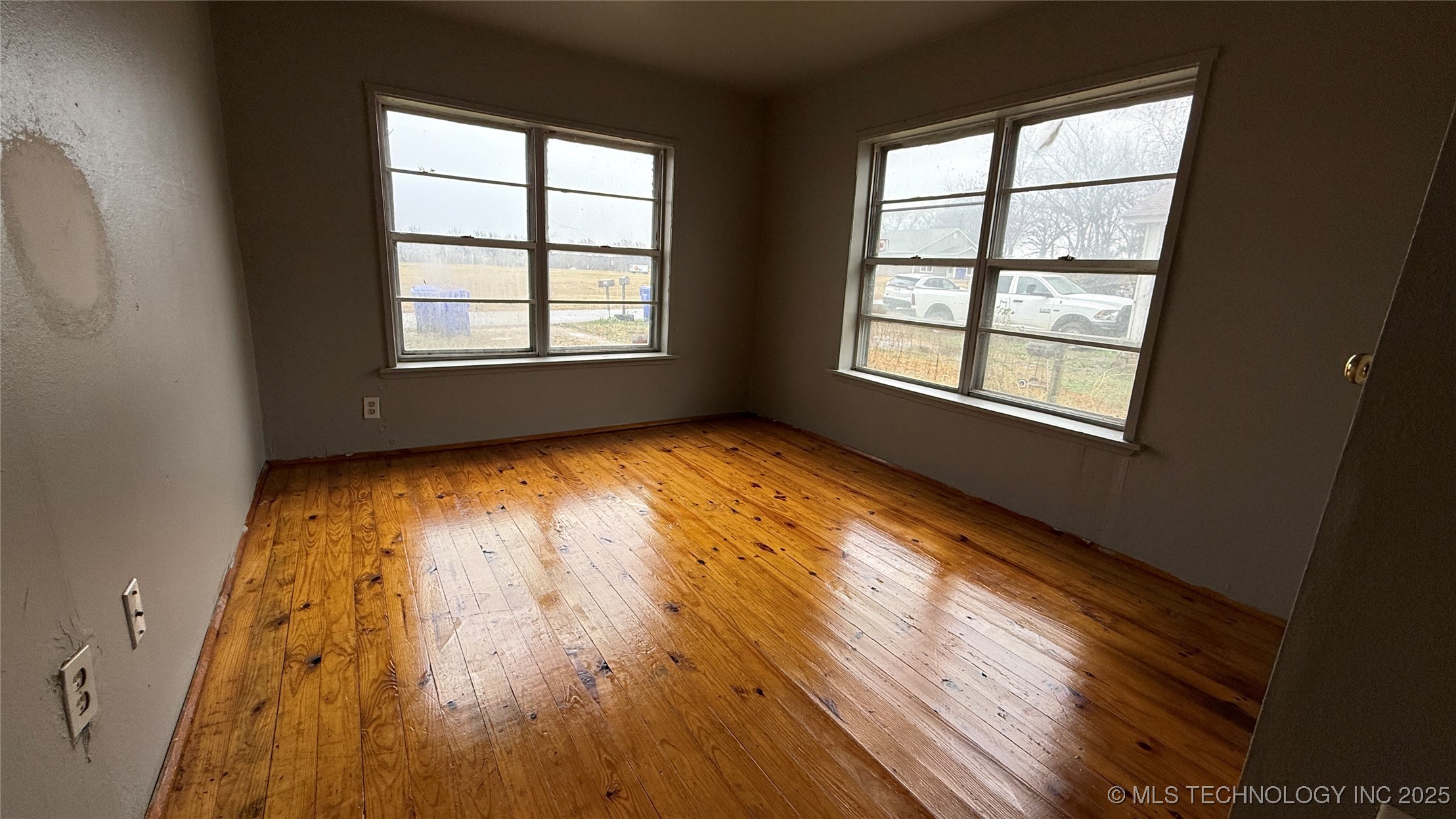 516 E 5th Street Property Photo 6