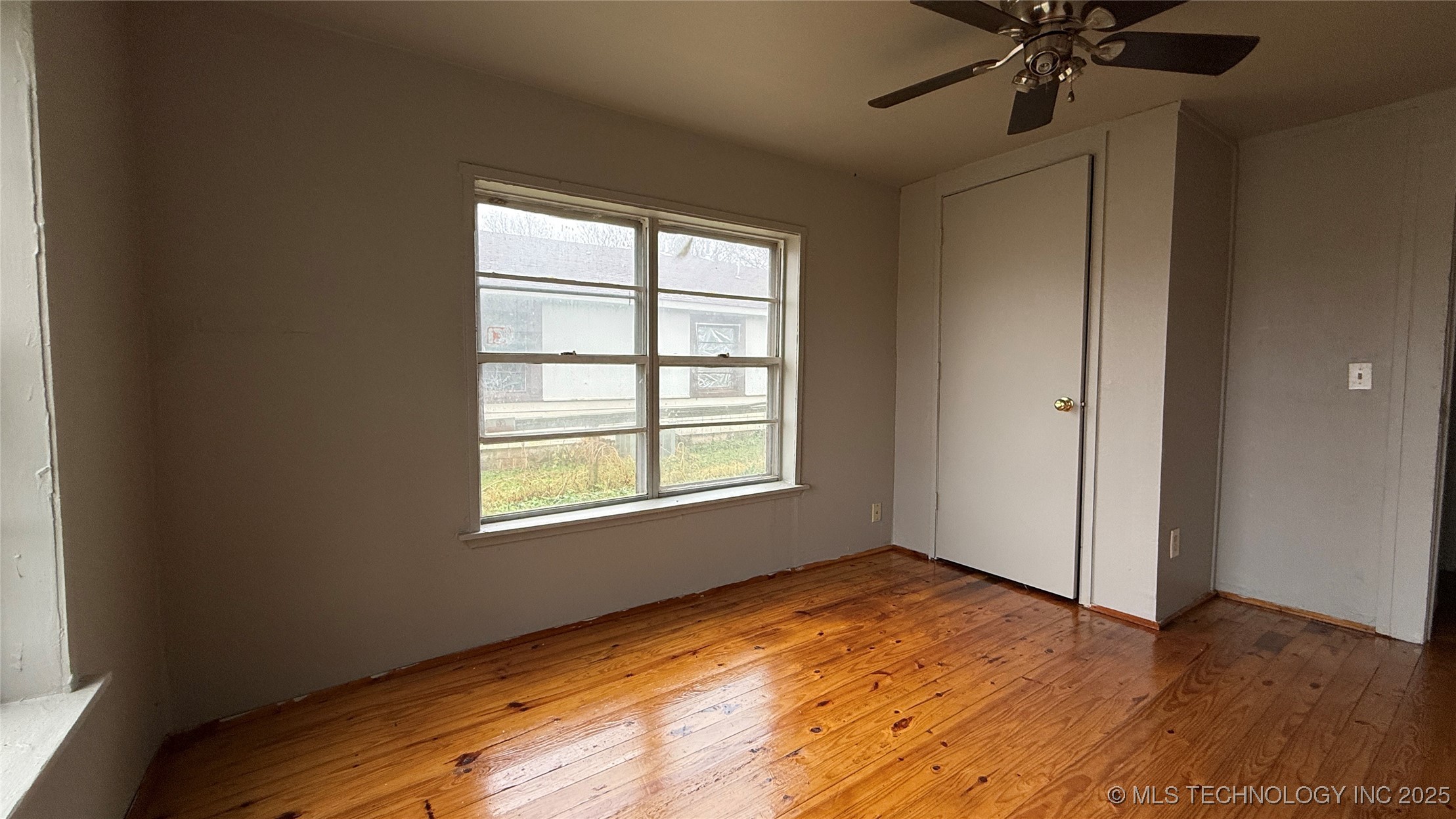 516 E 5th Street Property Photo 7