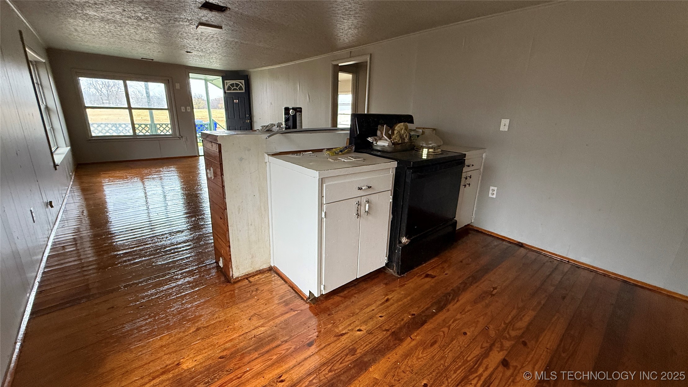 516 E 5th Street Property Photo 9