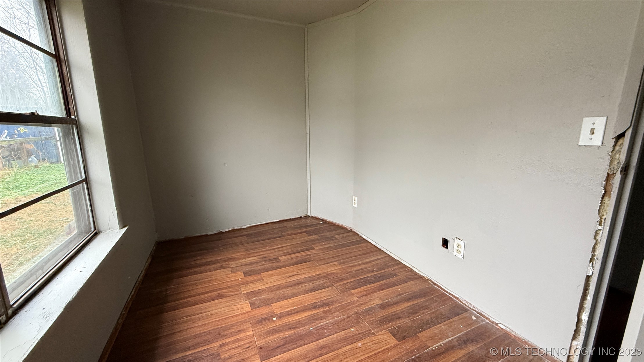 516 E 5th Street Property Photo 10