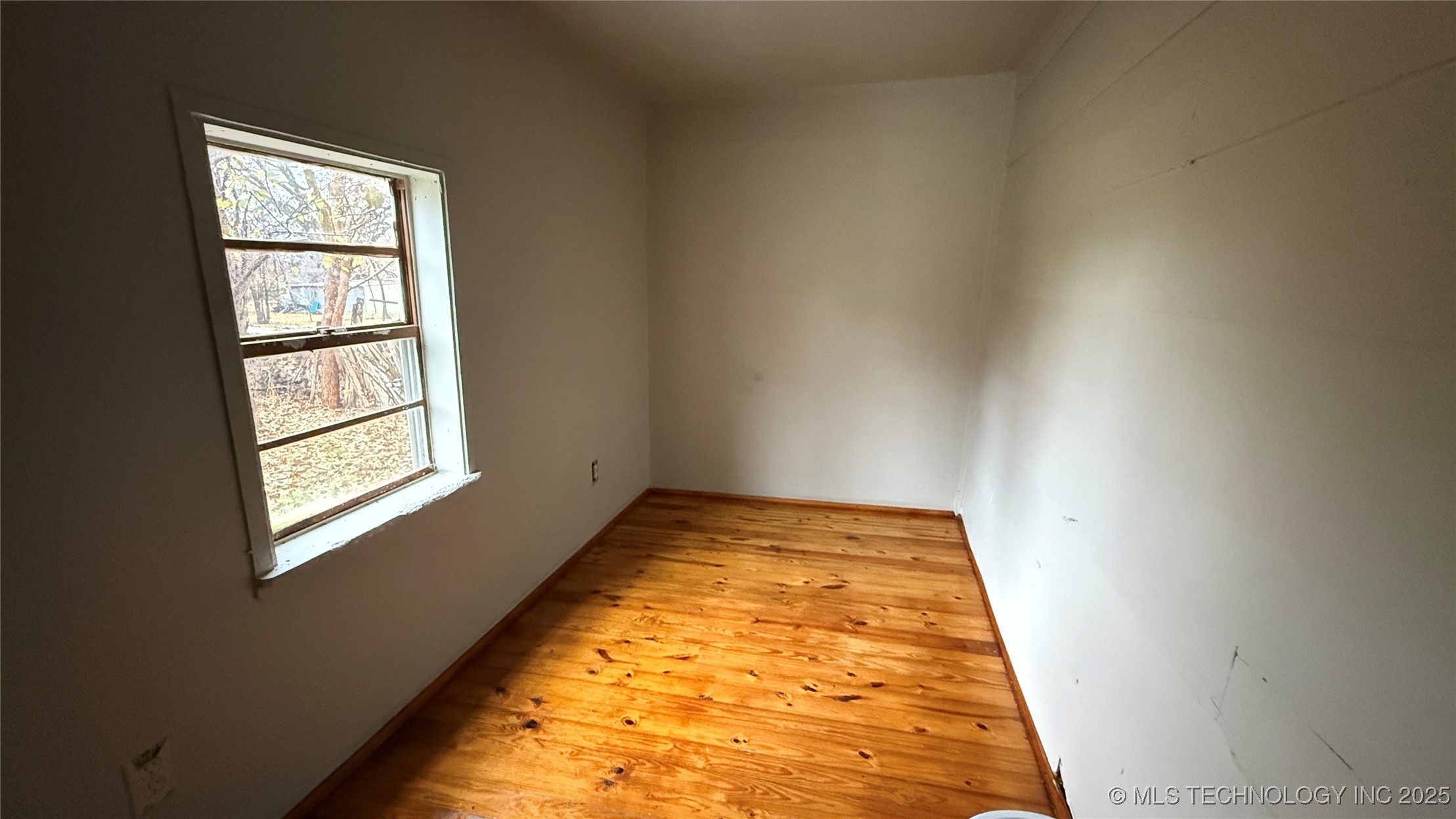 516 E 5th Street Property Photo 11