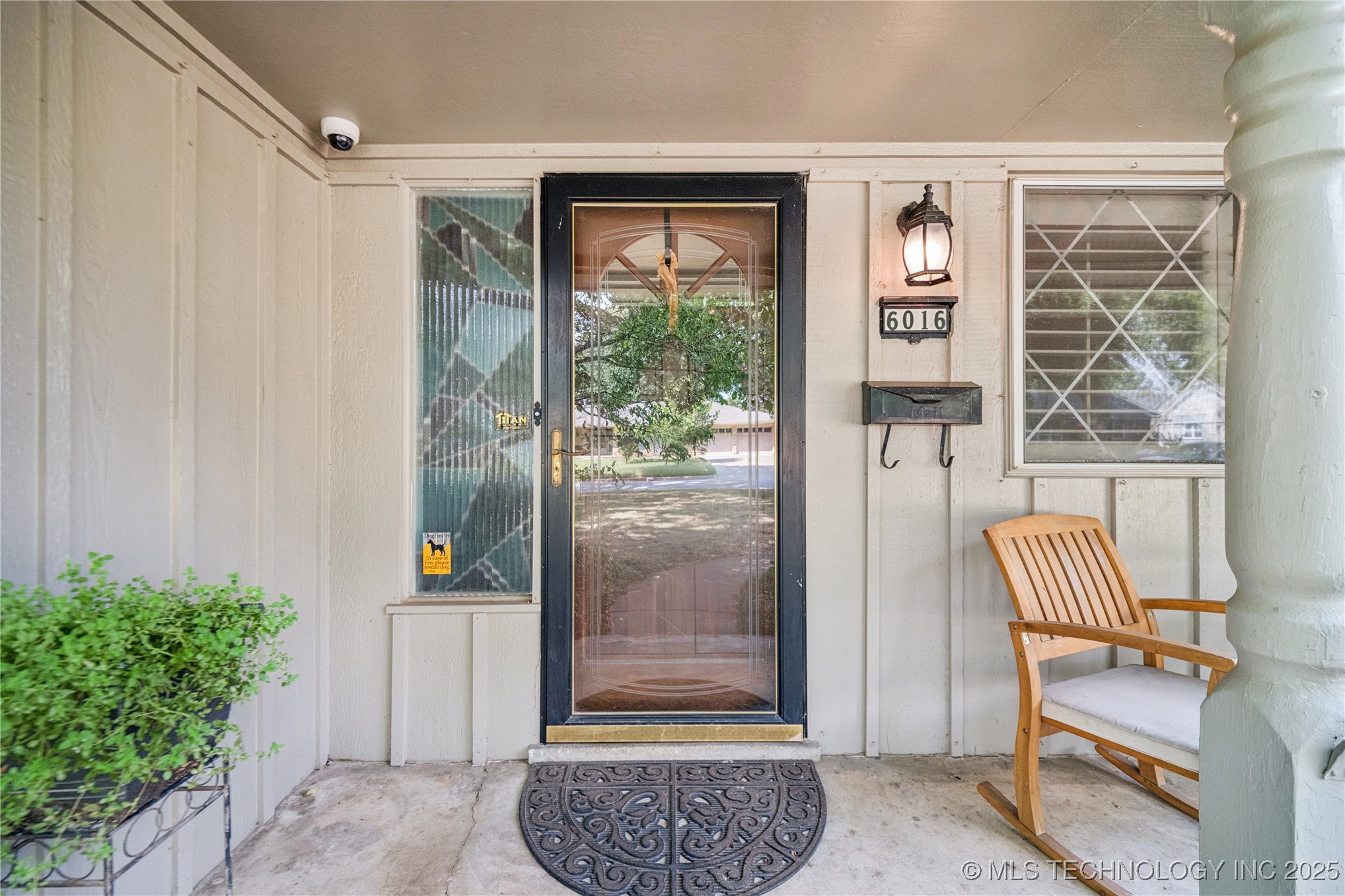 6016 S Irvington Avenue Property Photo 3