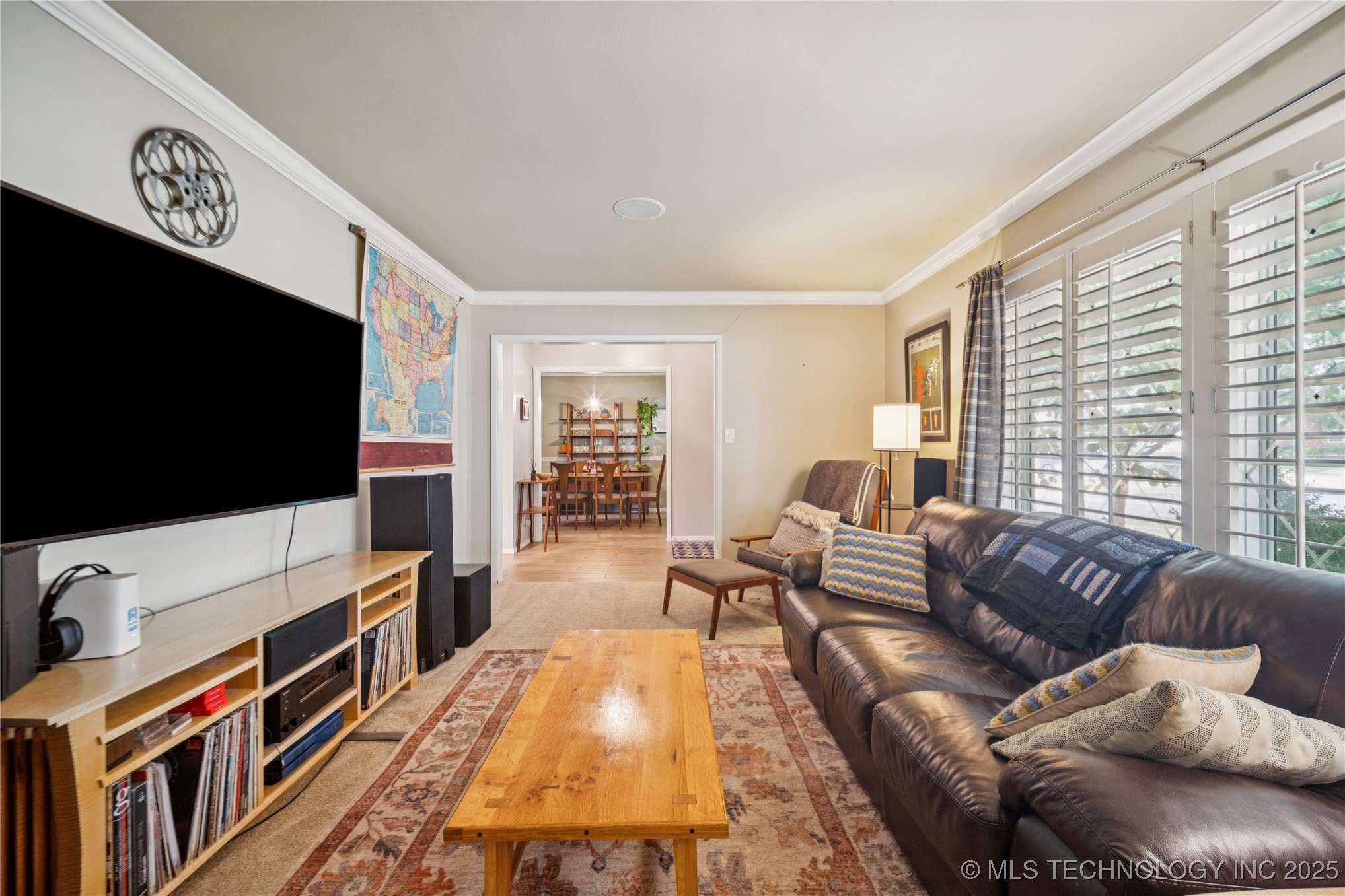 6016 S Irvington Avenue Property Photo 8