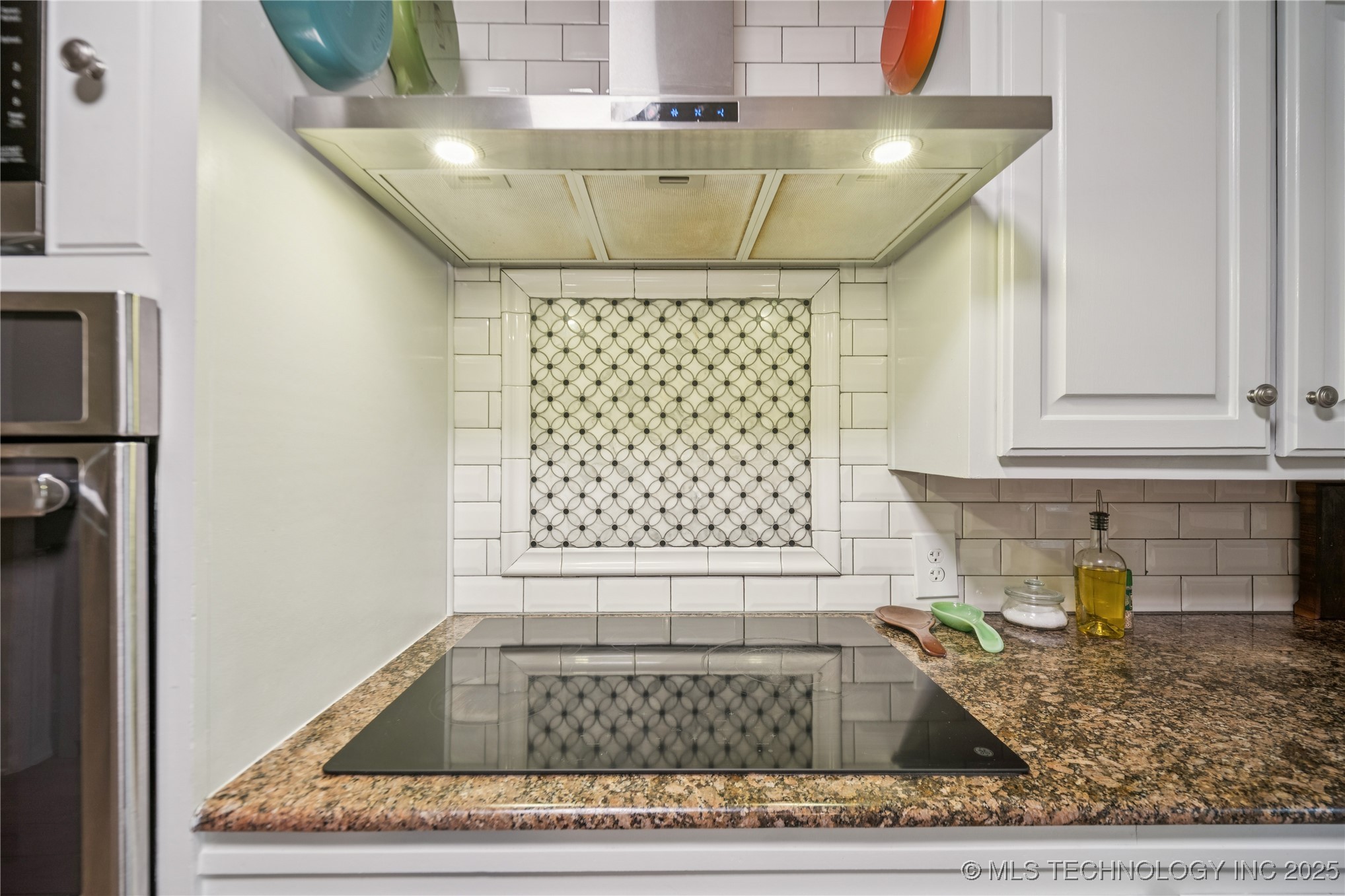 6016 S Irvington Avenue Property Photo 12