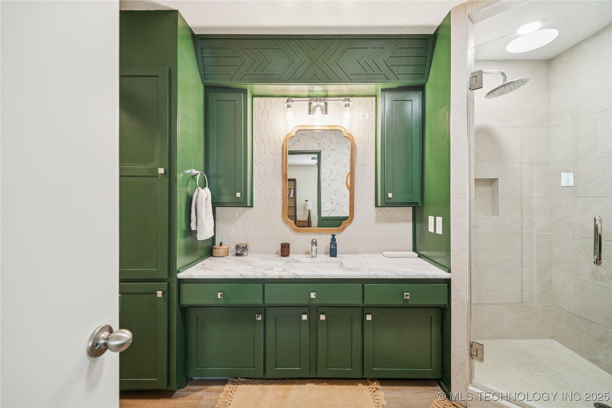 6016 S Irvington Avenue Property Photo 17