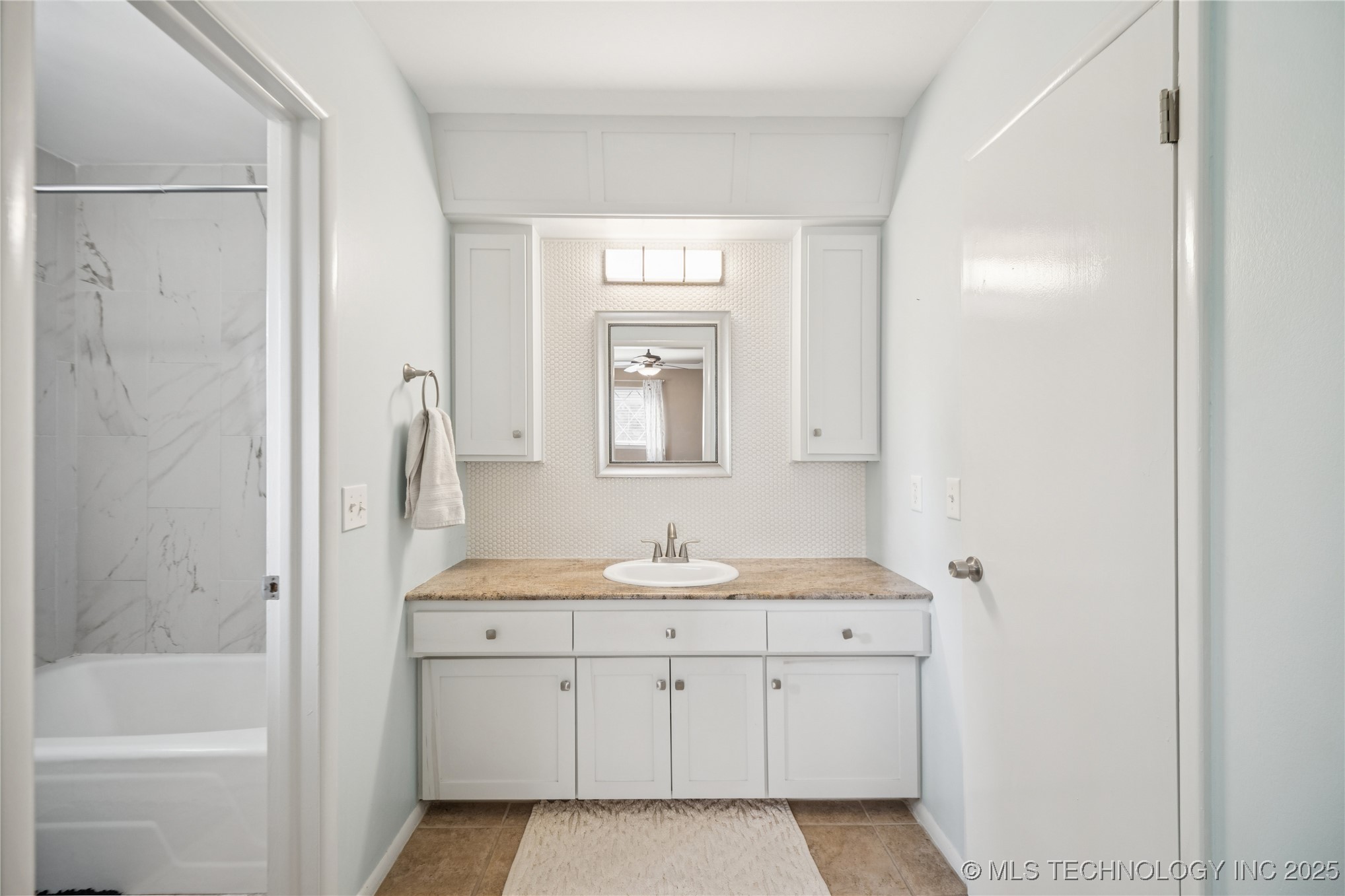 6016 S Irvington Avenue Property Photo 22