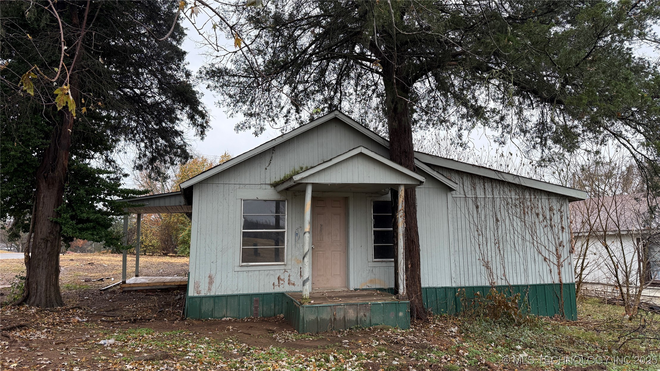 520 E 5th Street Property Photo 1