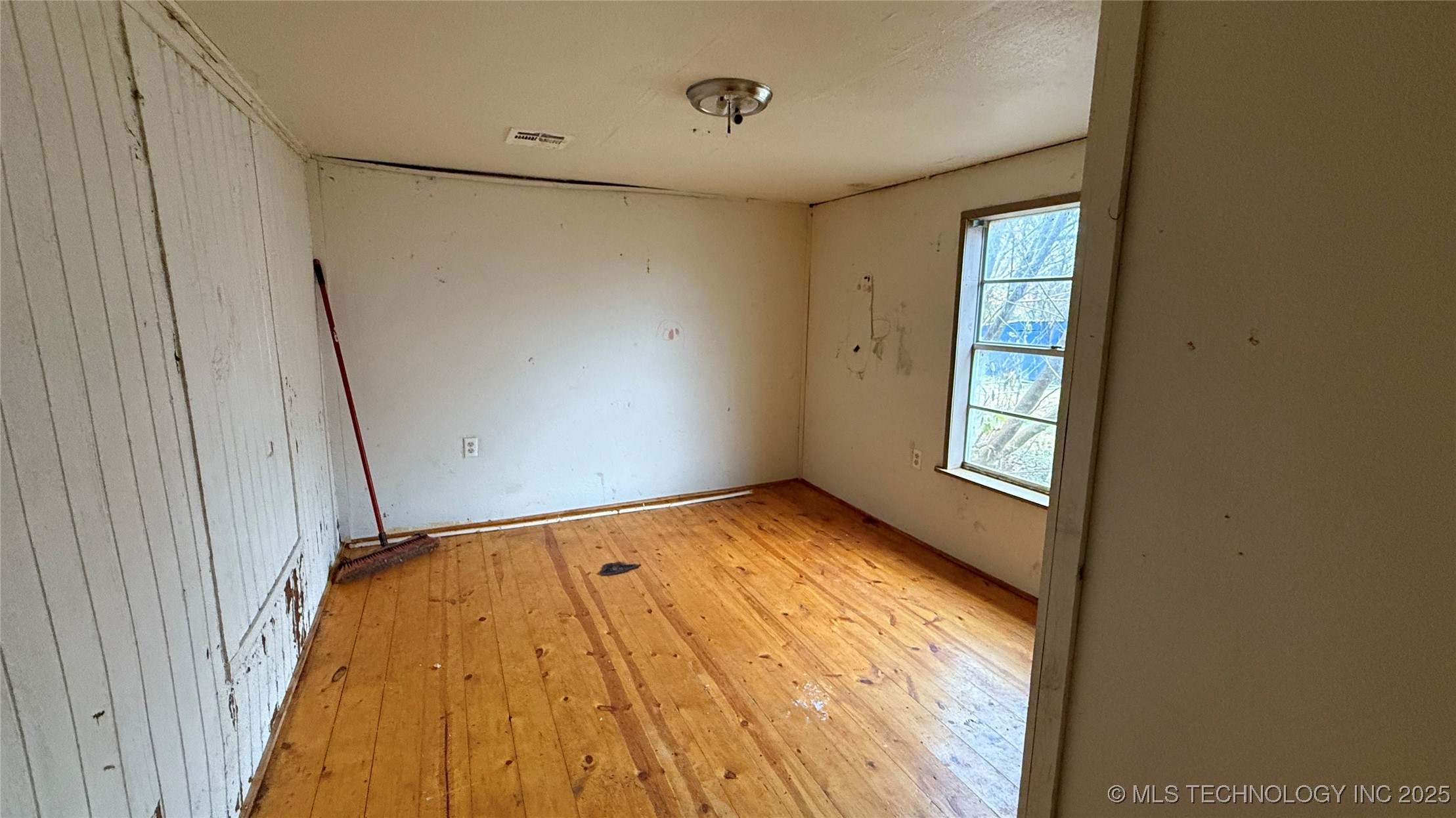 520 E 5th Street Property Photo 4