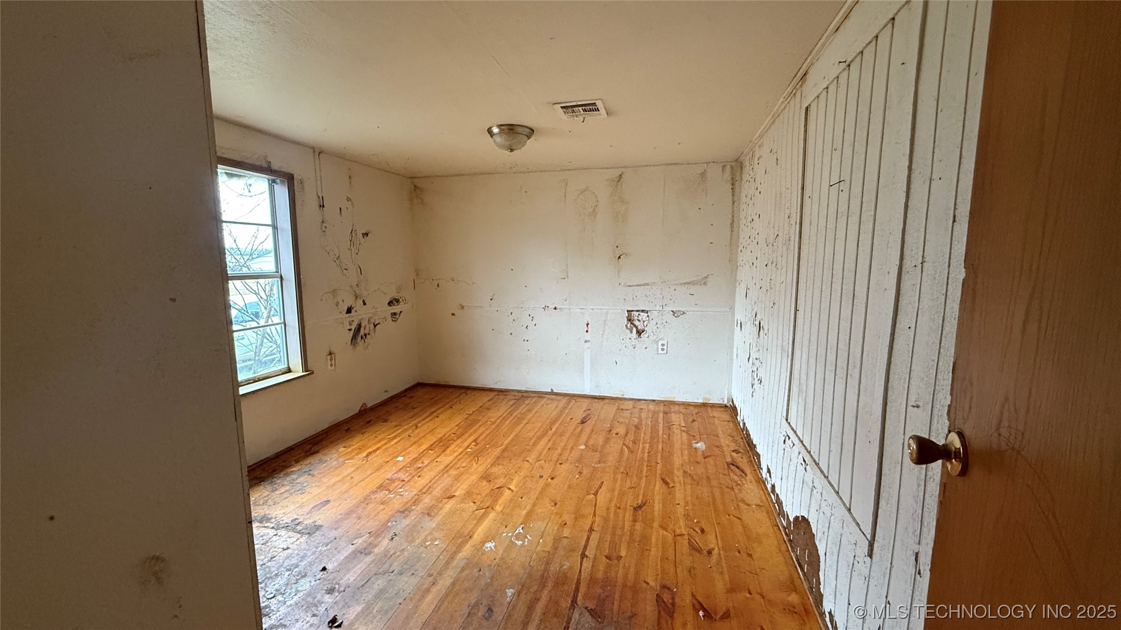 520 E 5th Street Property Photo 5