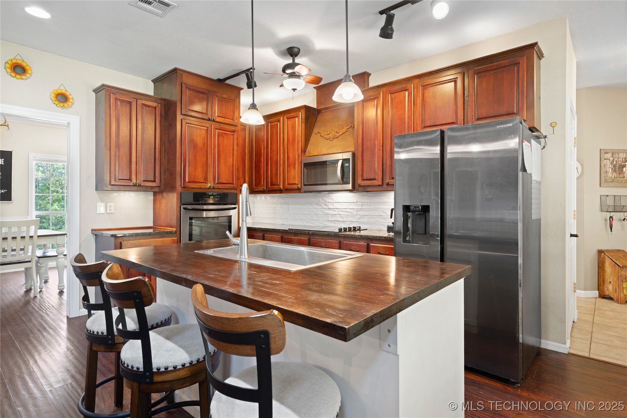 111736 S 4240 Road Property Photo 19