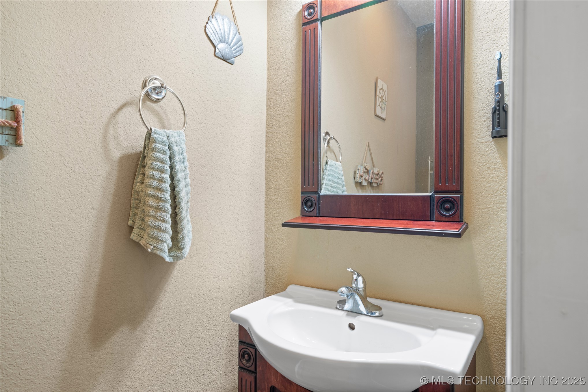 111736 S 4240 Road Property Photo 28