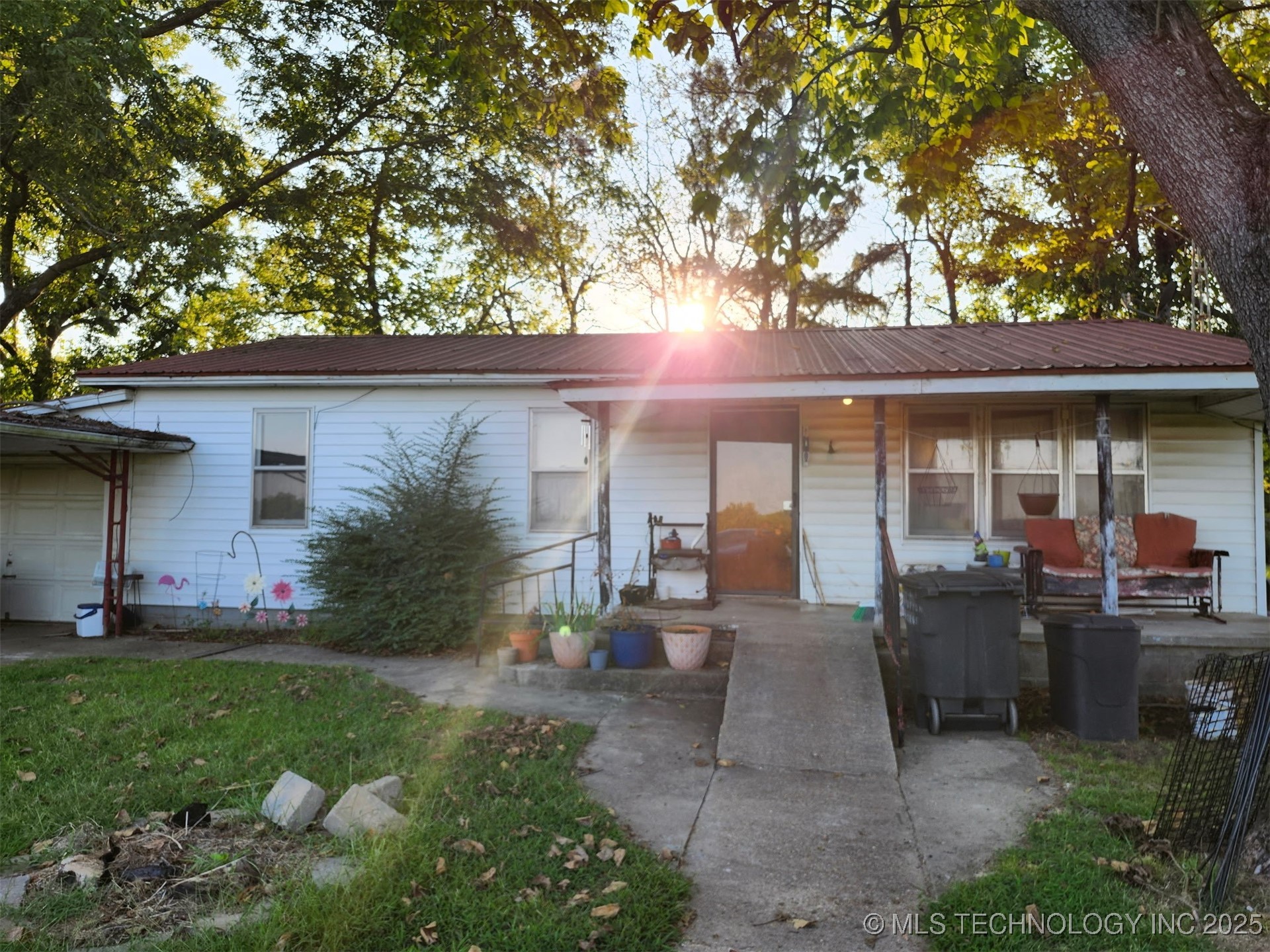 28945 S Highway 2 Street Property Photo 1