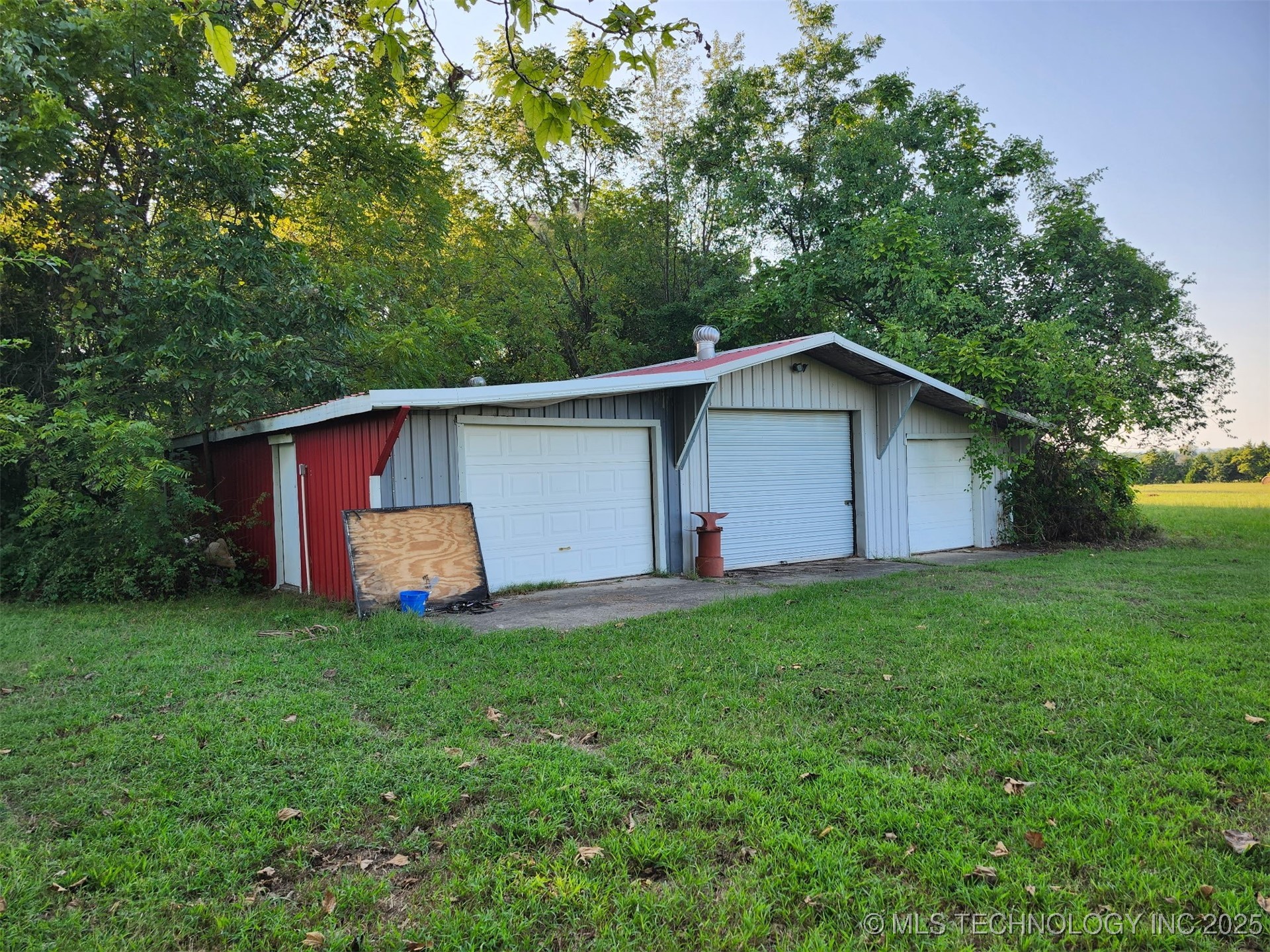 28945 S Highway 2 Street Property Photo 3