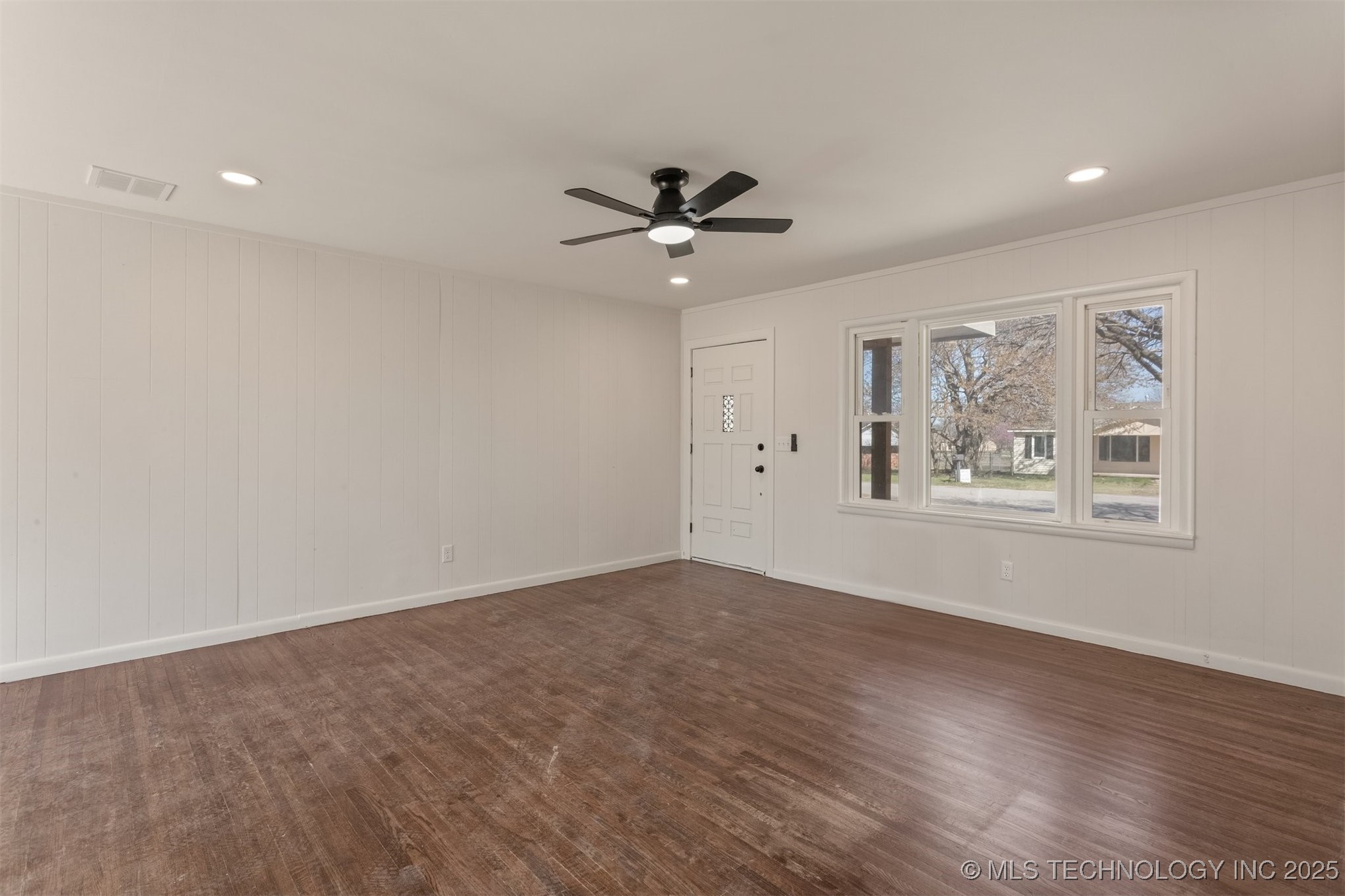 394 E 147th Street S Property Photo 6