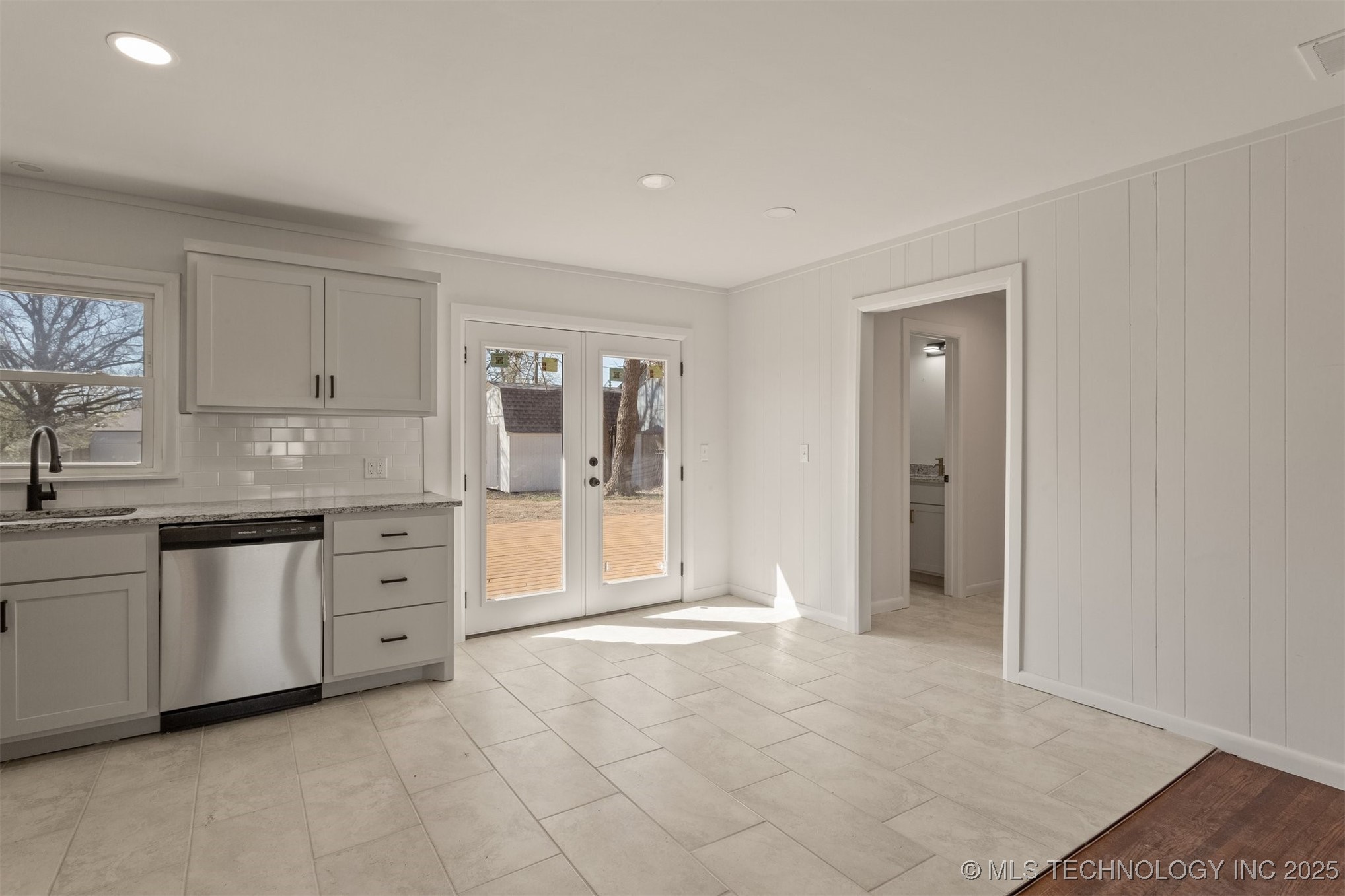 394 E 147th Street S Property Photo 9