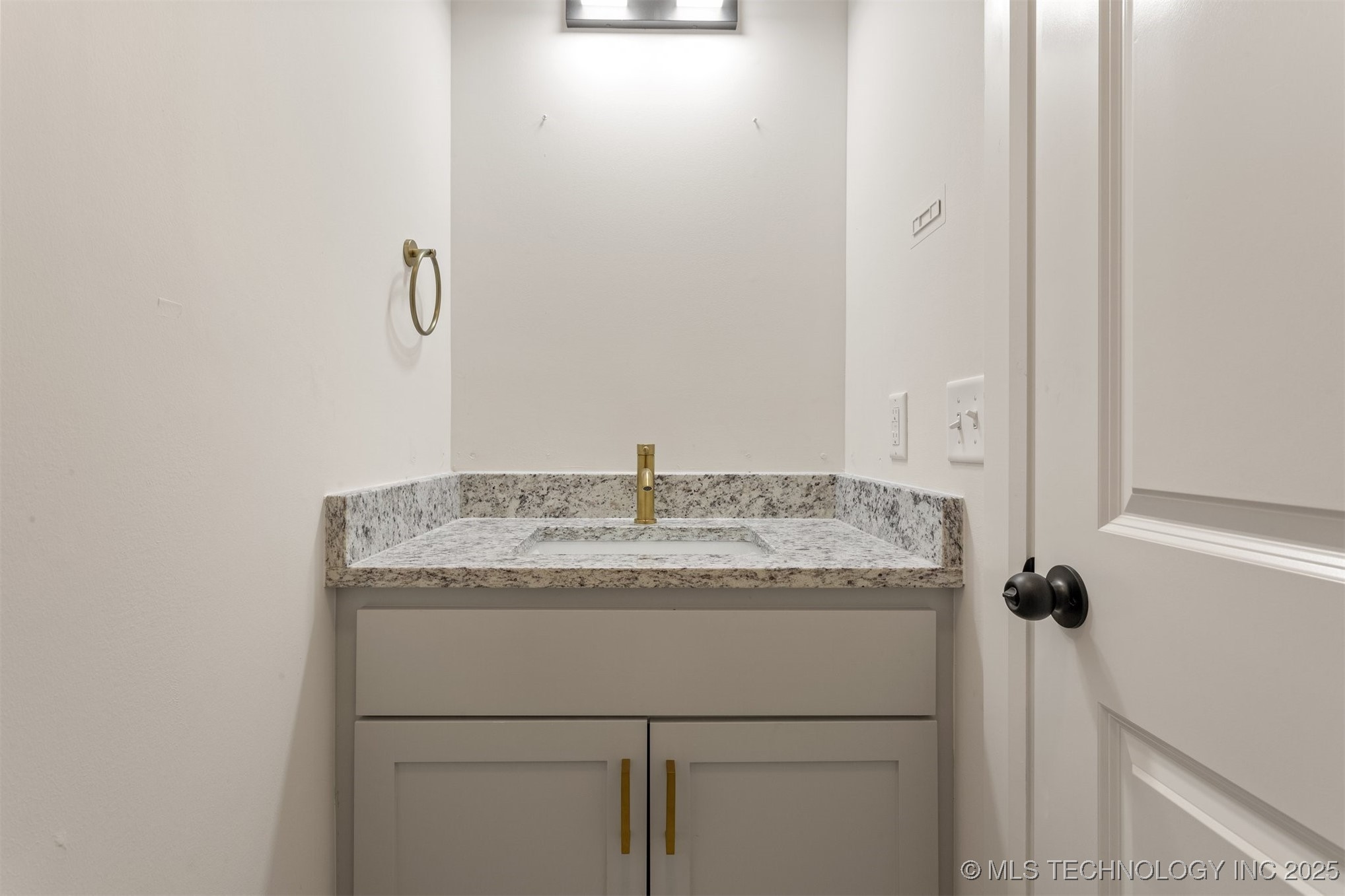 394 E 147th Street S Property Photo 19