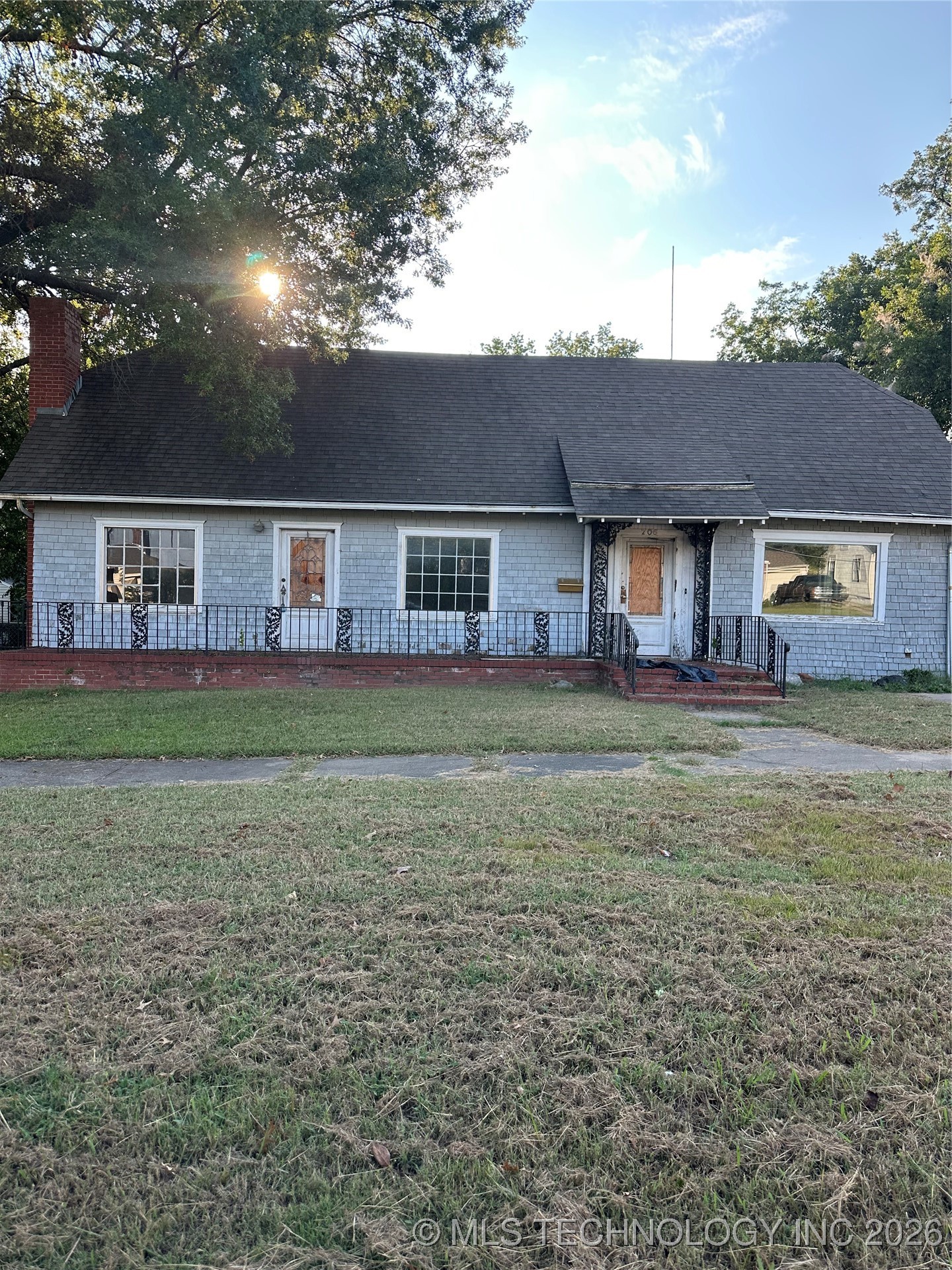 706 S Poplar Street Property Photo 1