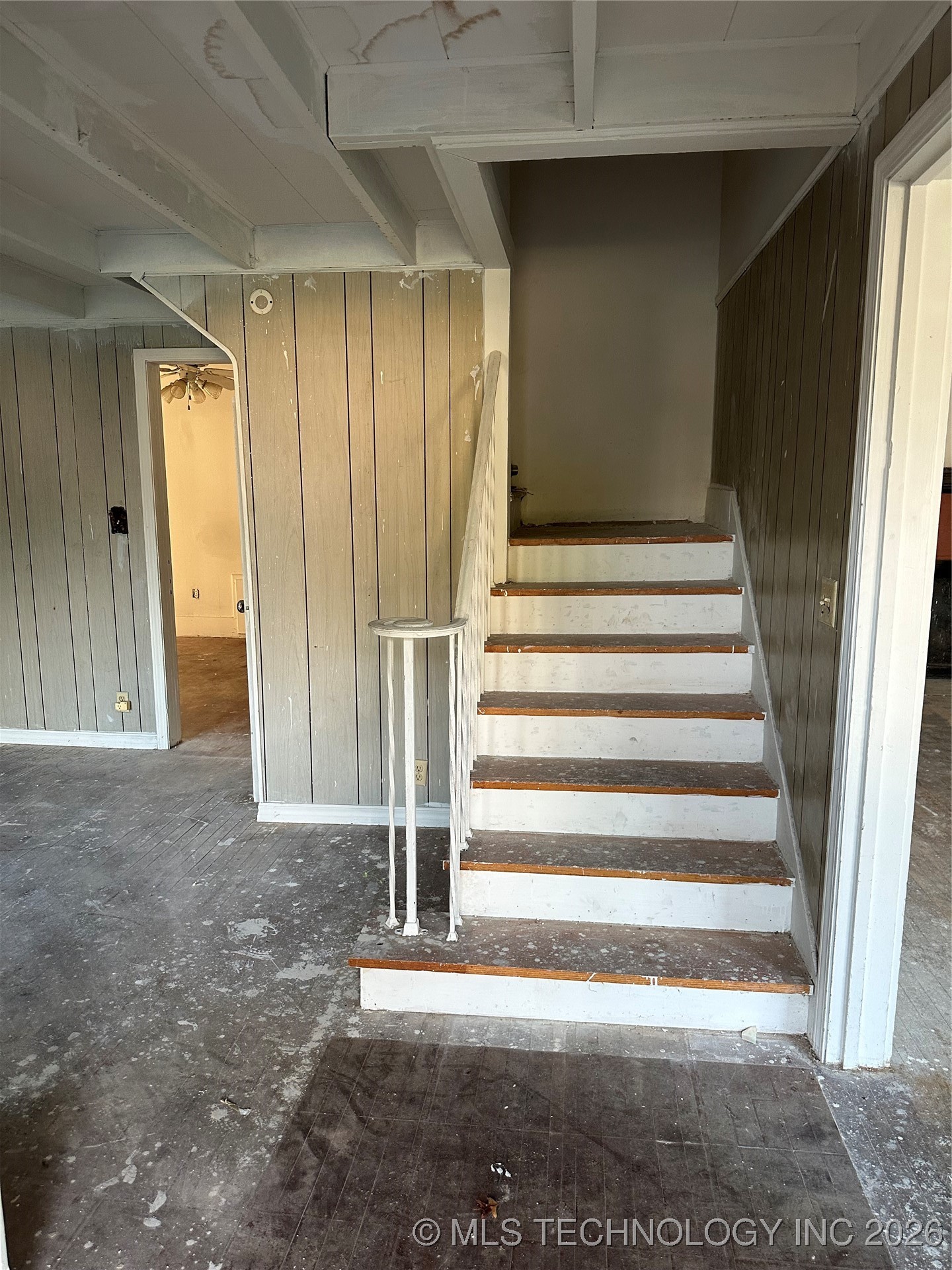 706 S Poplar Street Property Photo 4