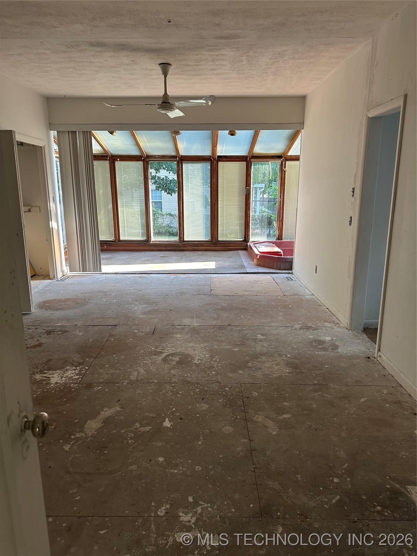 706 S Poplar Street Property Photo 9