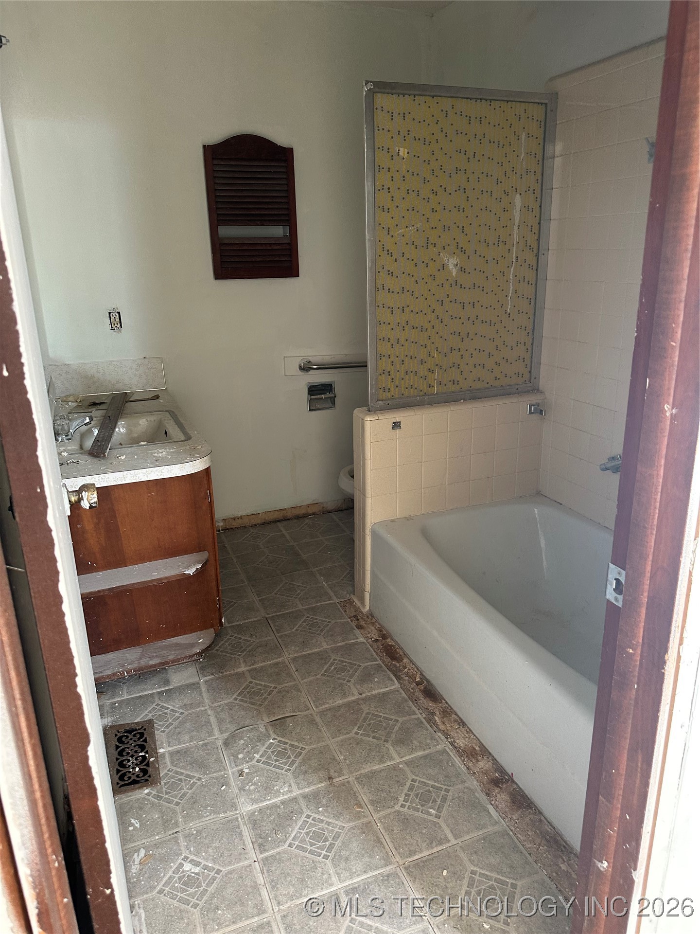 706 S Poplar Street Property Photo 16