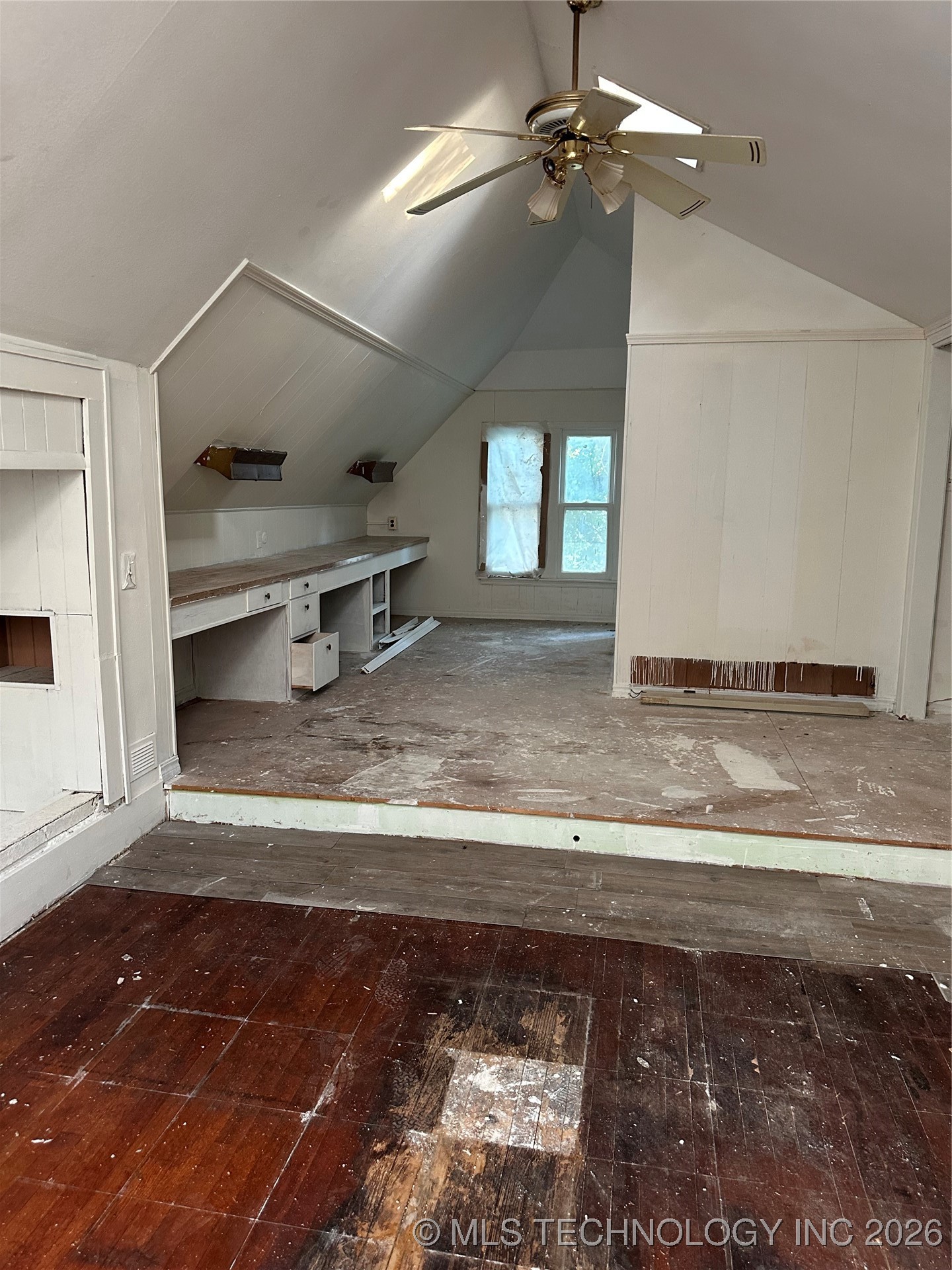 706 S Poplar Street Property Photo 20