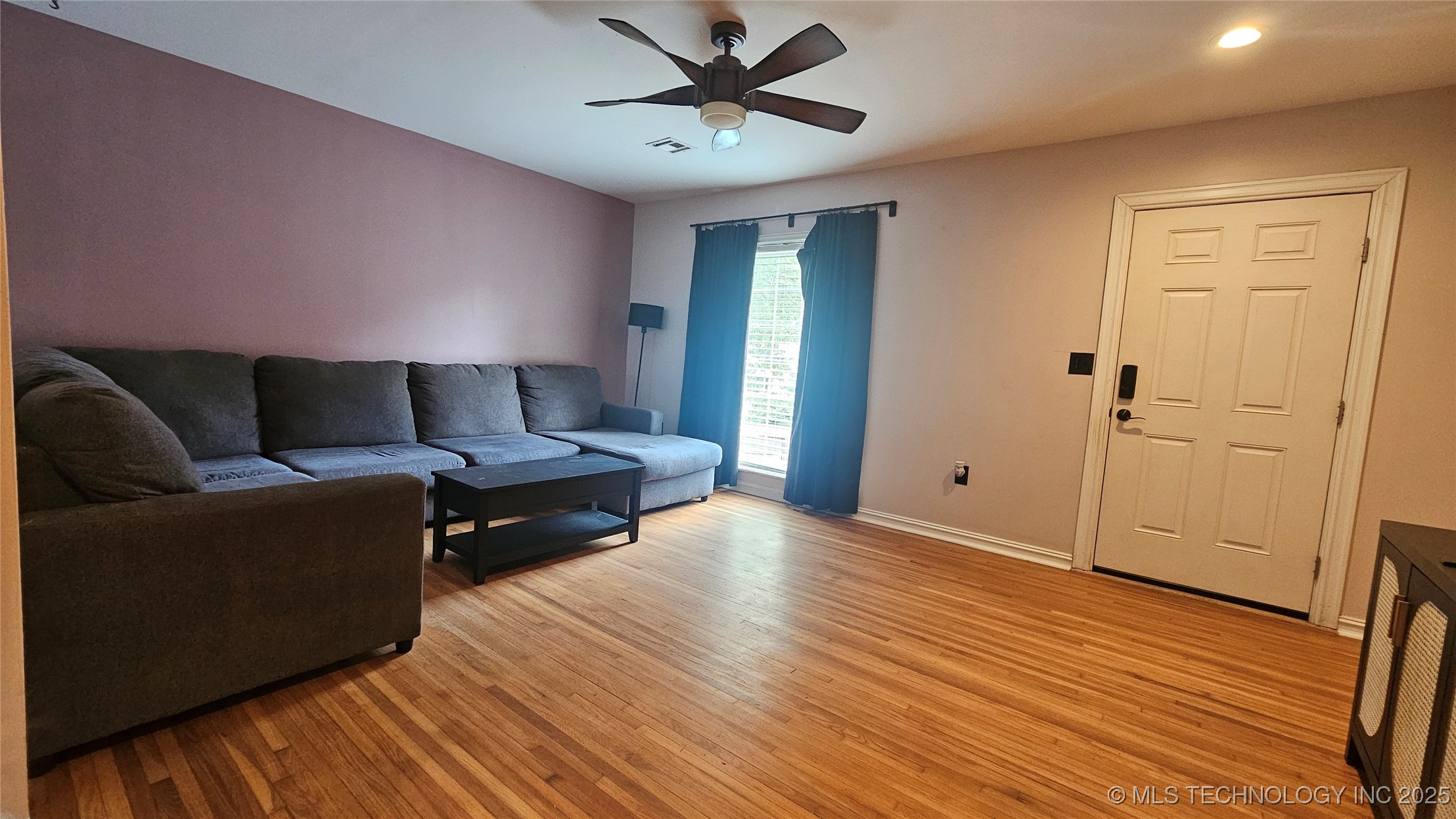 1228 S Erie Avenue Property Photo 3