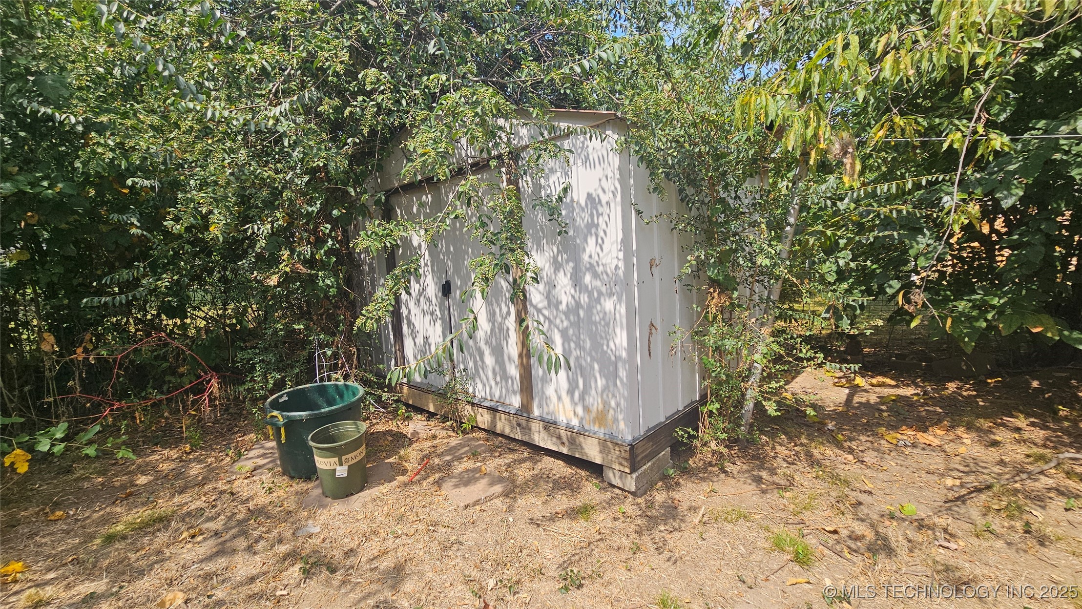 1228 S Erie Avenue Property Photo 19