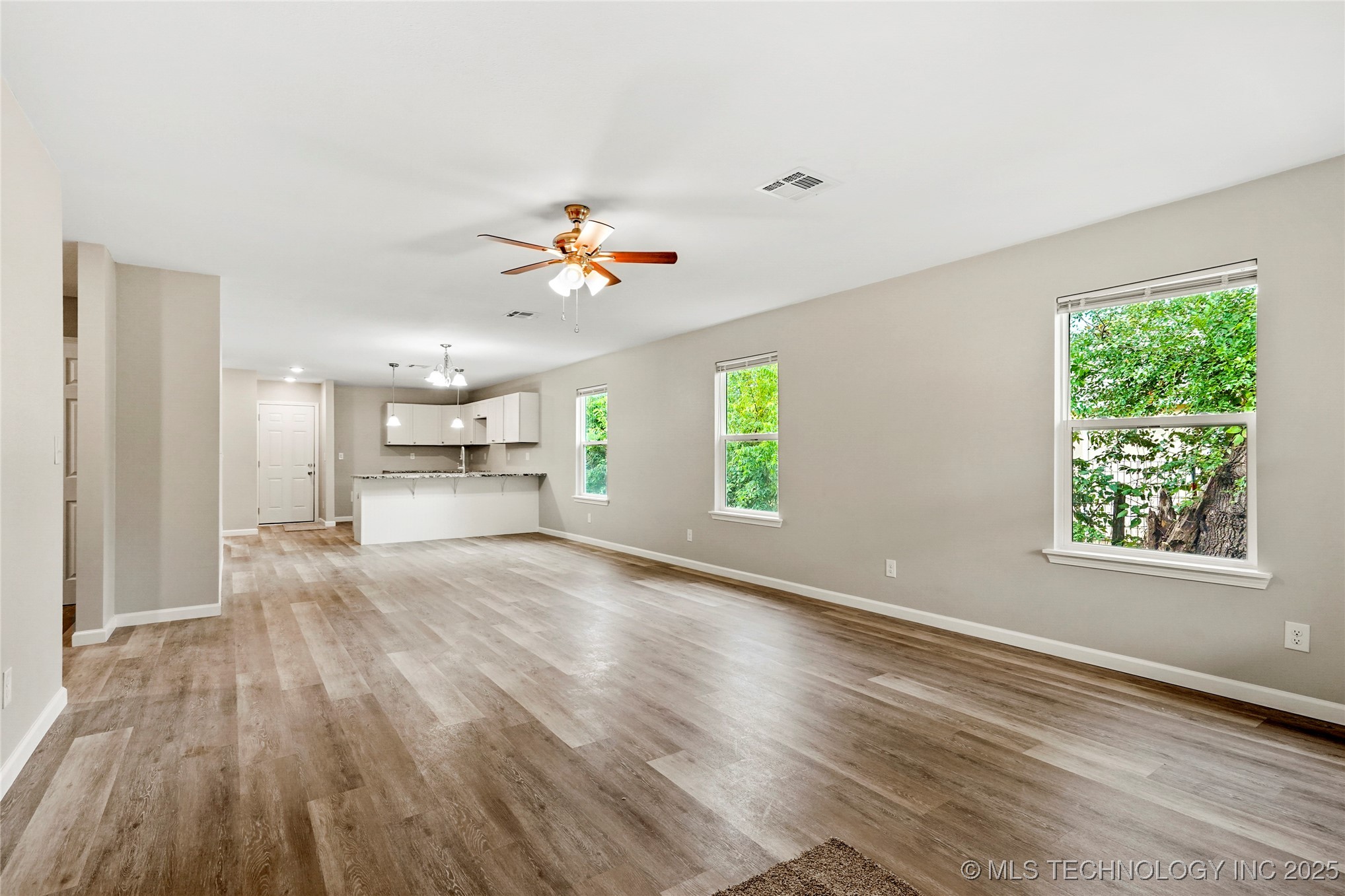 4010 W 54th Street S Property Photo 6