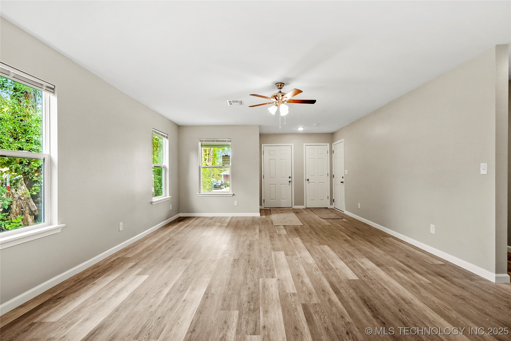 4010 W 54th Street S Property Photo 8