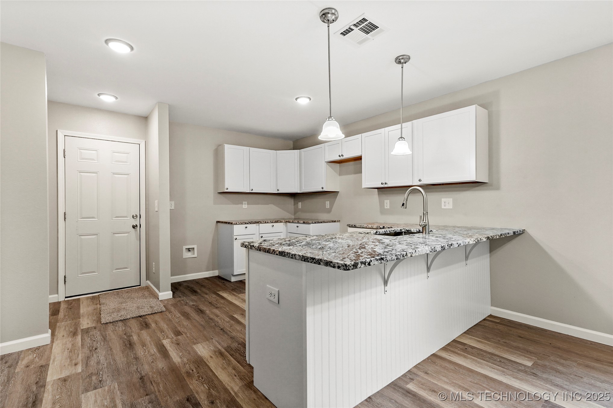 4010 W 54th Street S Property Photo 12