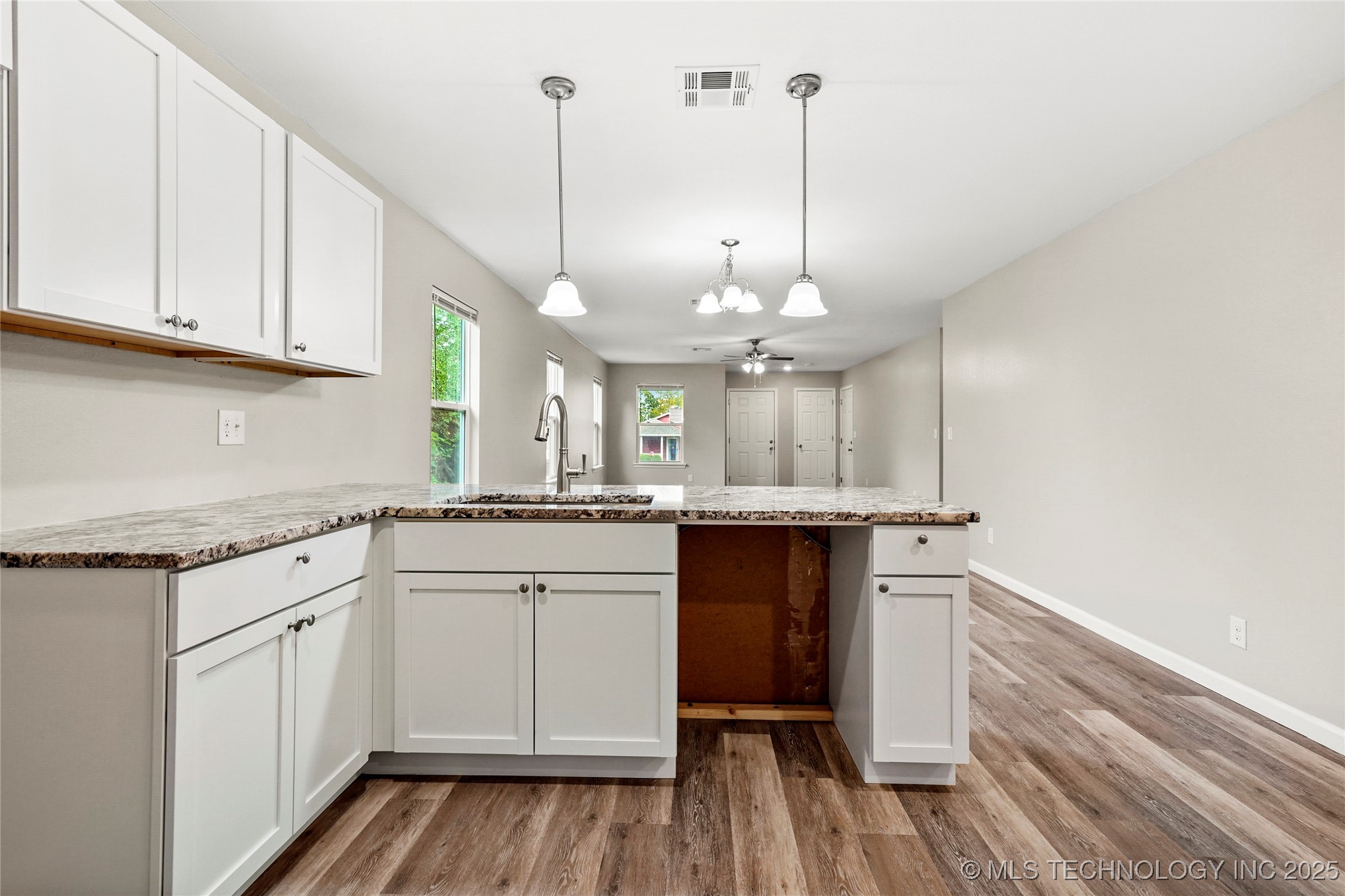 4010 W 54th Street S Property Photo 14