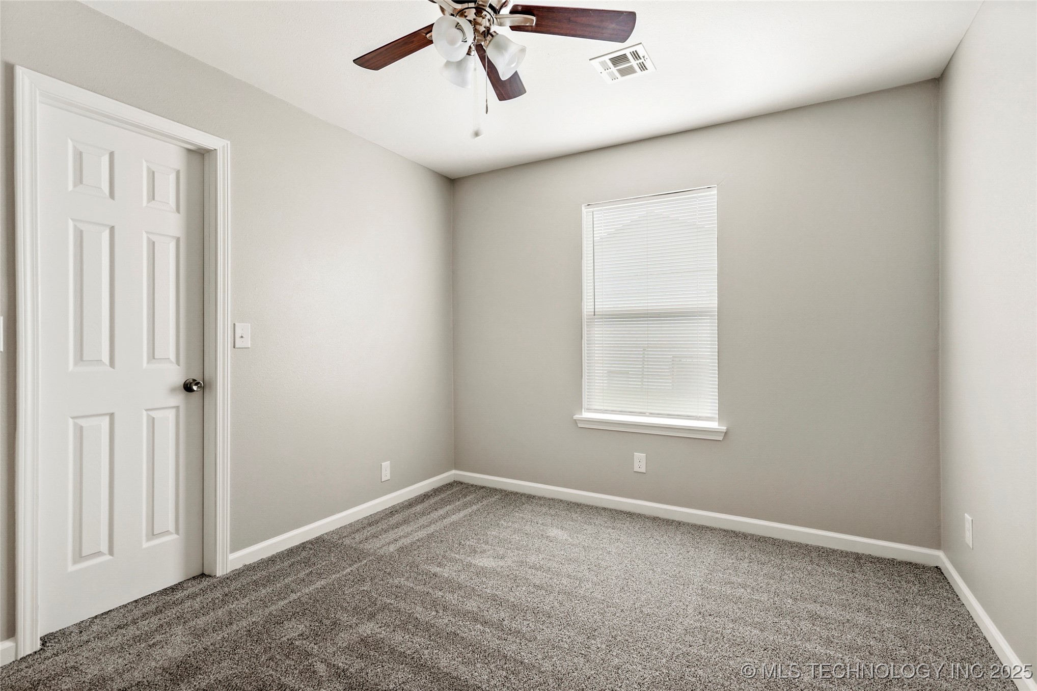 4010 W 54th Street S Property Photo 29