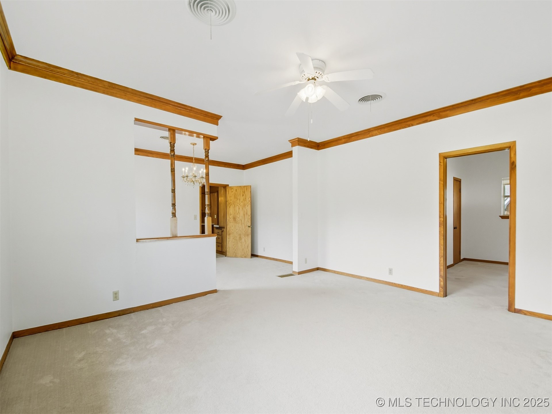 1005 Washington Property Photo 4