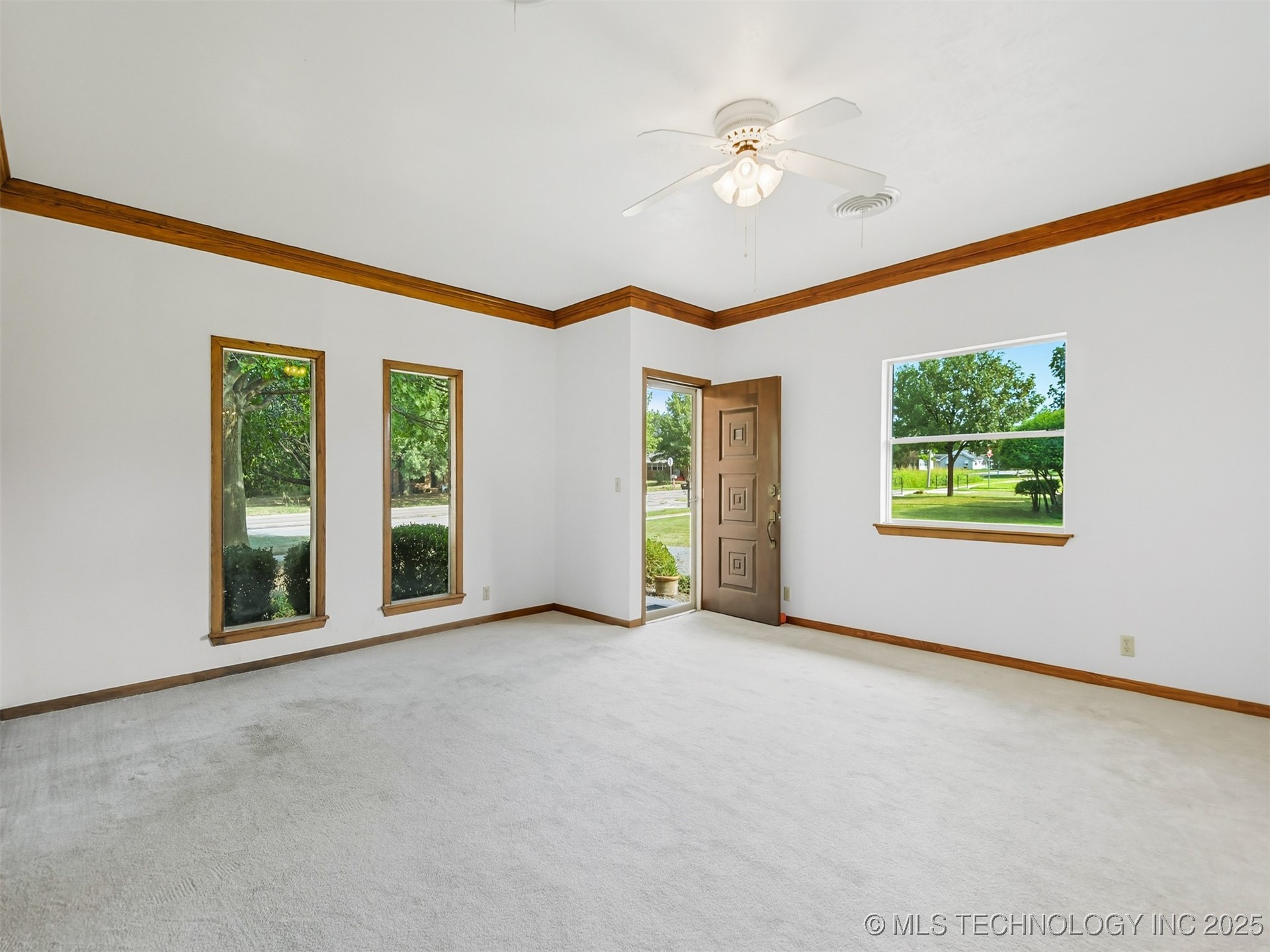 1005 Washington Property Photo 5