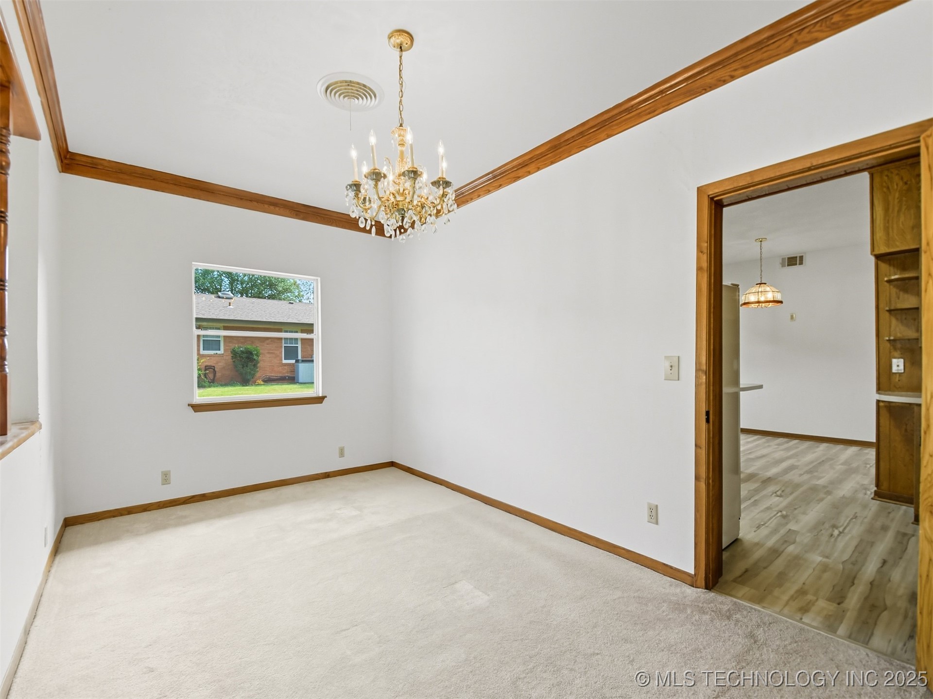 1005 Washington Property Photo 6