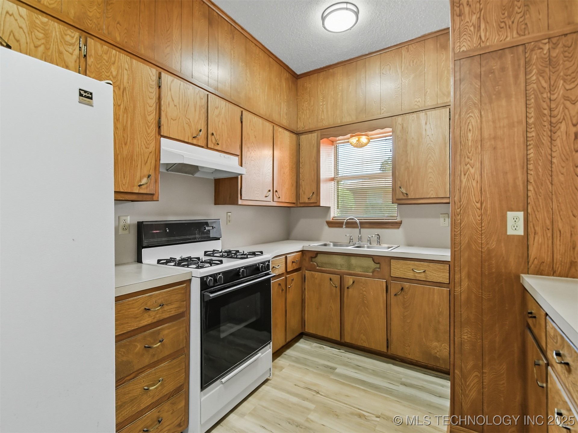 1005 Washington Property Photo 9