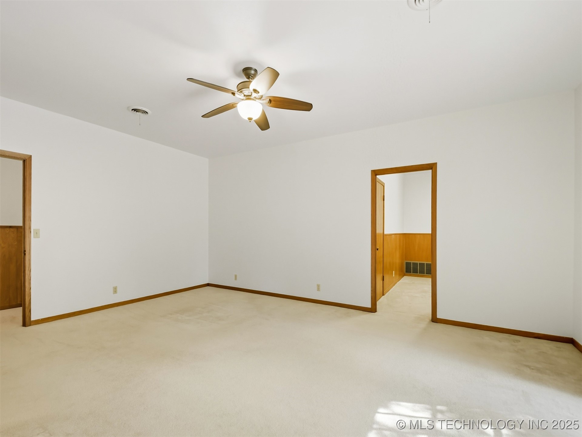 1005 Washington Property Photo 16
