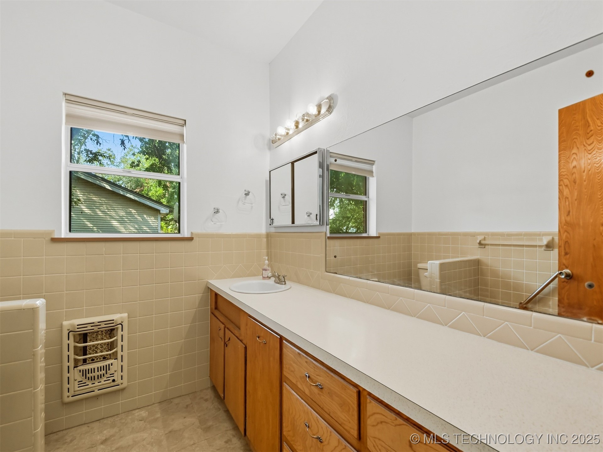 1005 Washington Property Photo 18