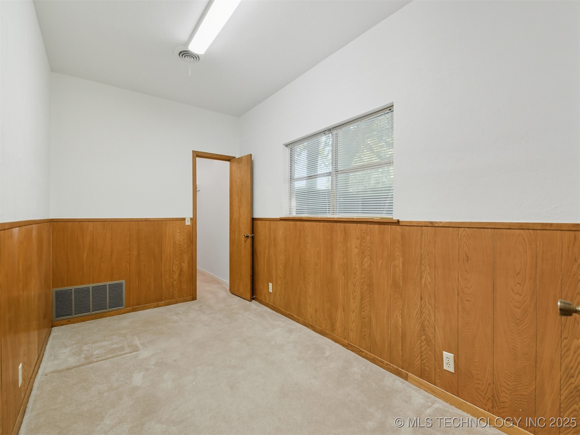 1005 Washington Property Photo 21