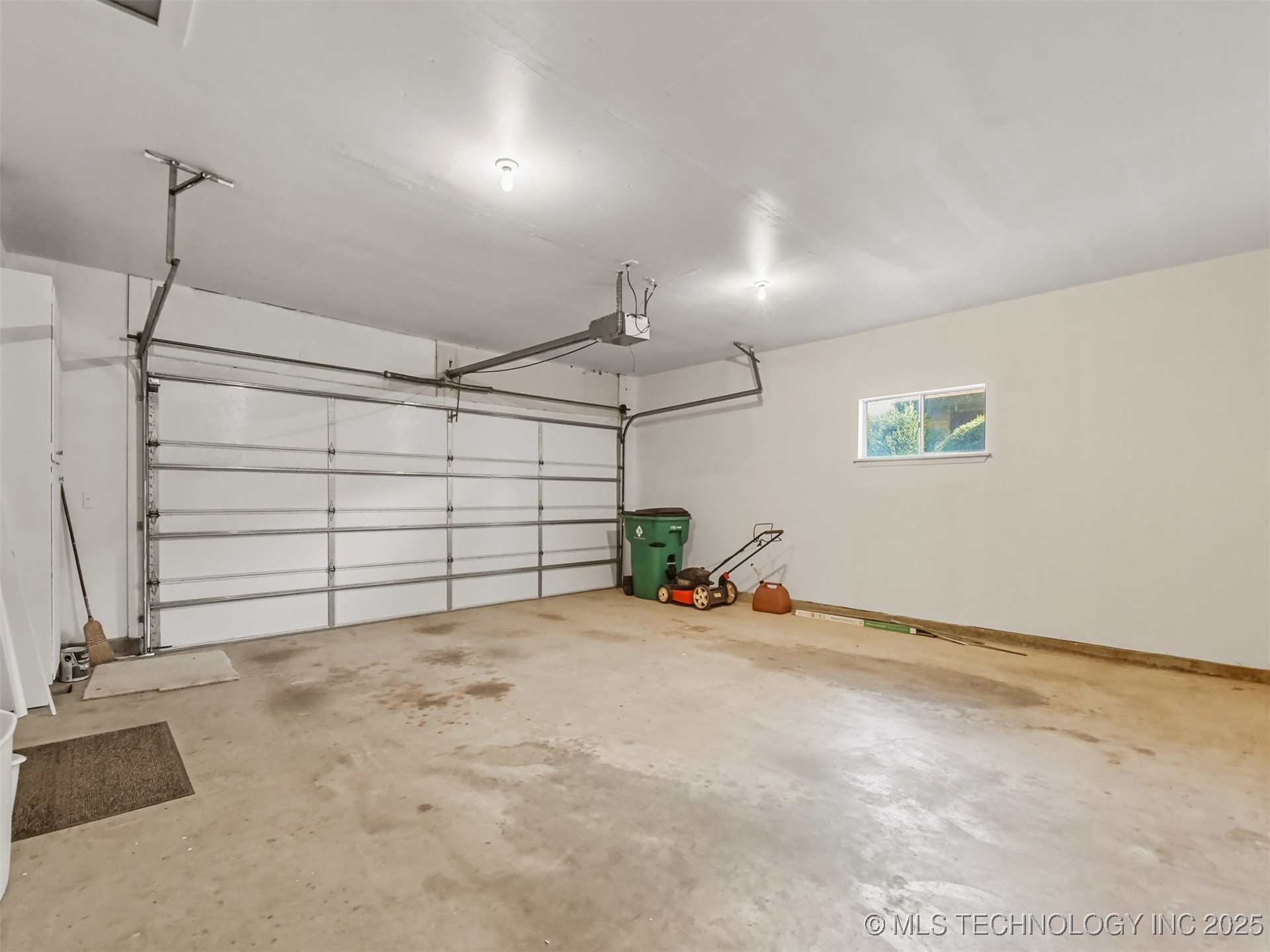 1005 Washington Property Photo 31