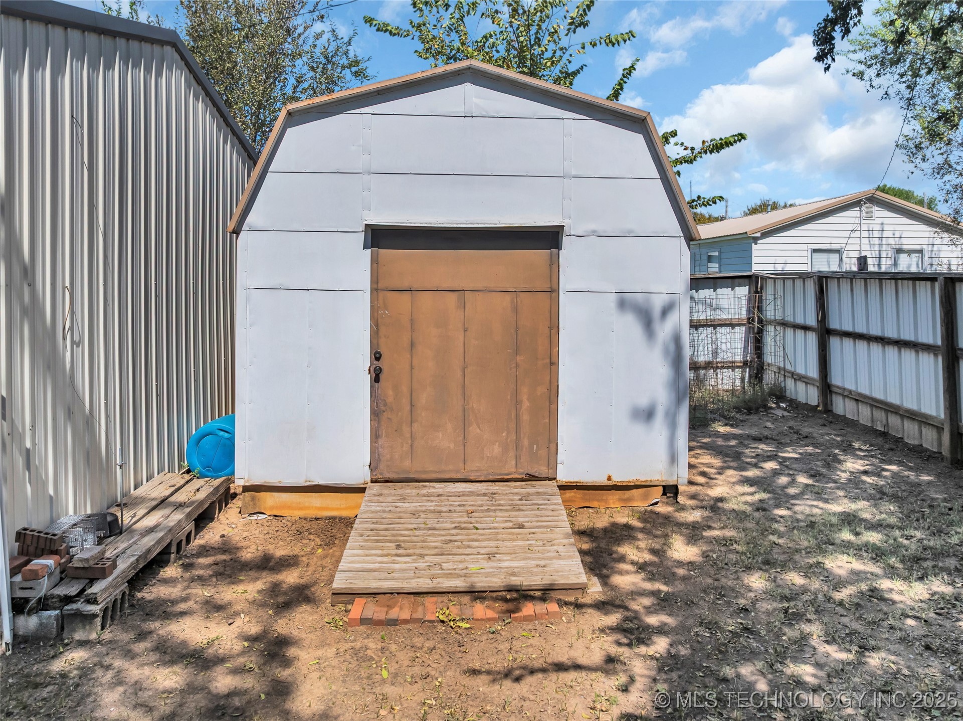 104 E J Property Photo 40