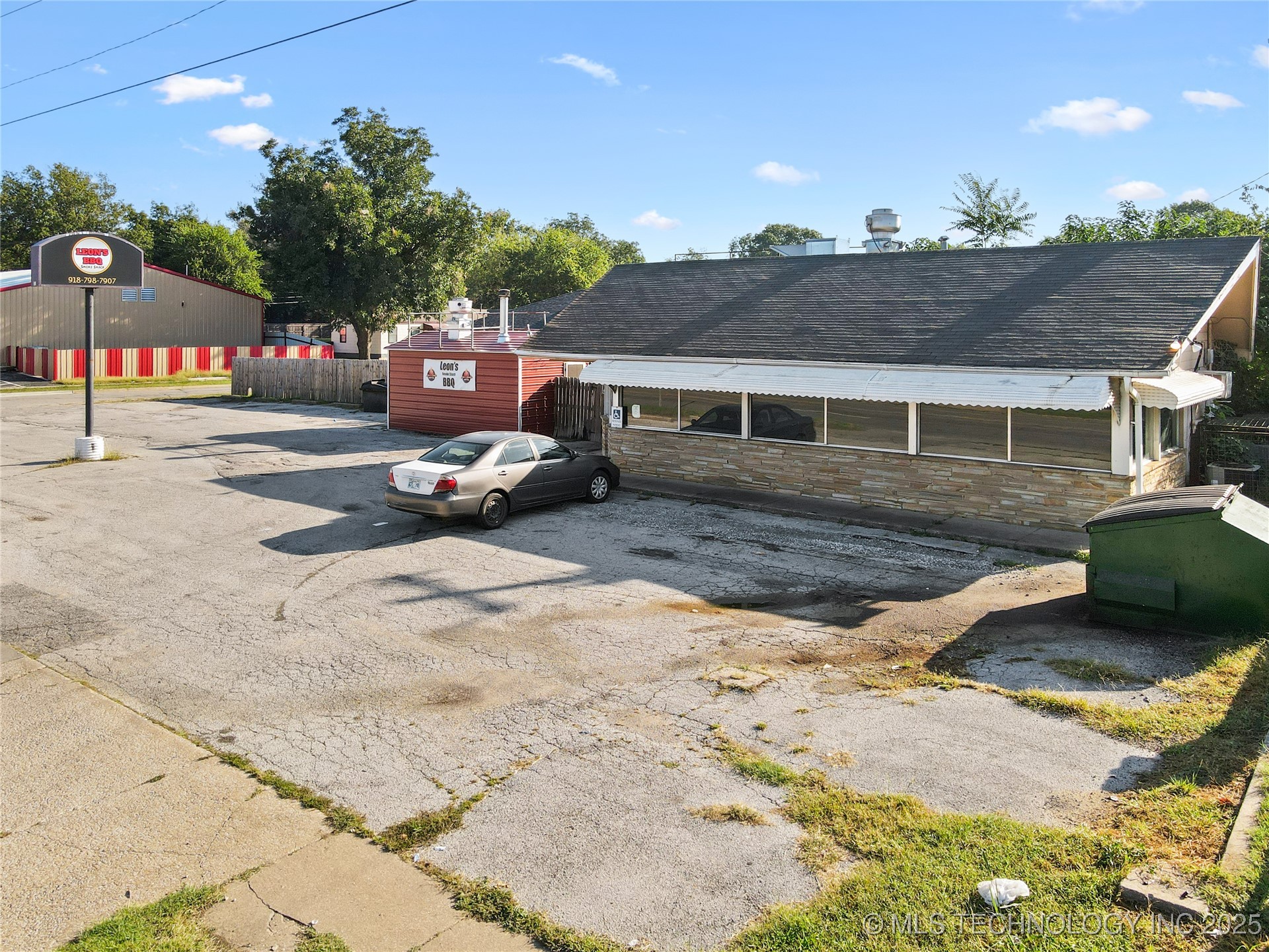 601 S Sheridan Road Property Photo 3