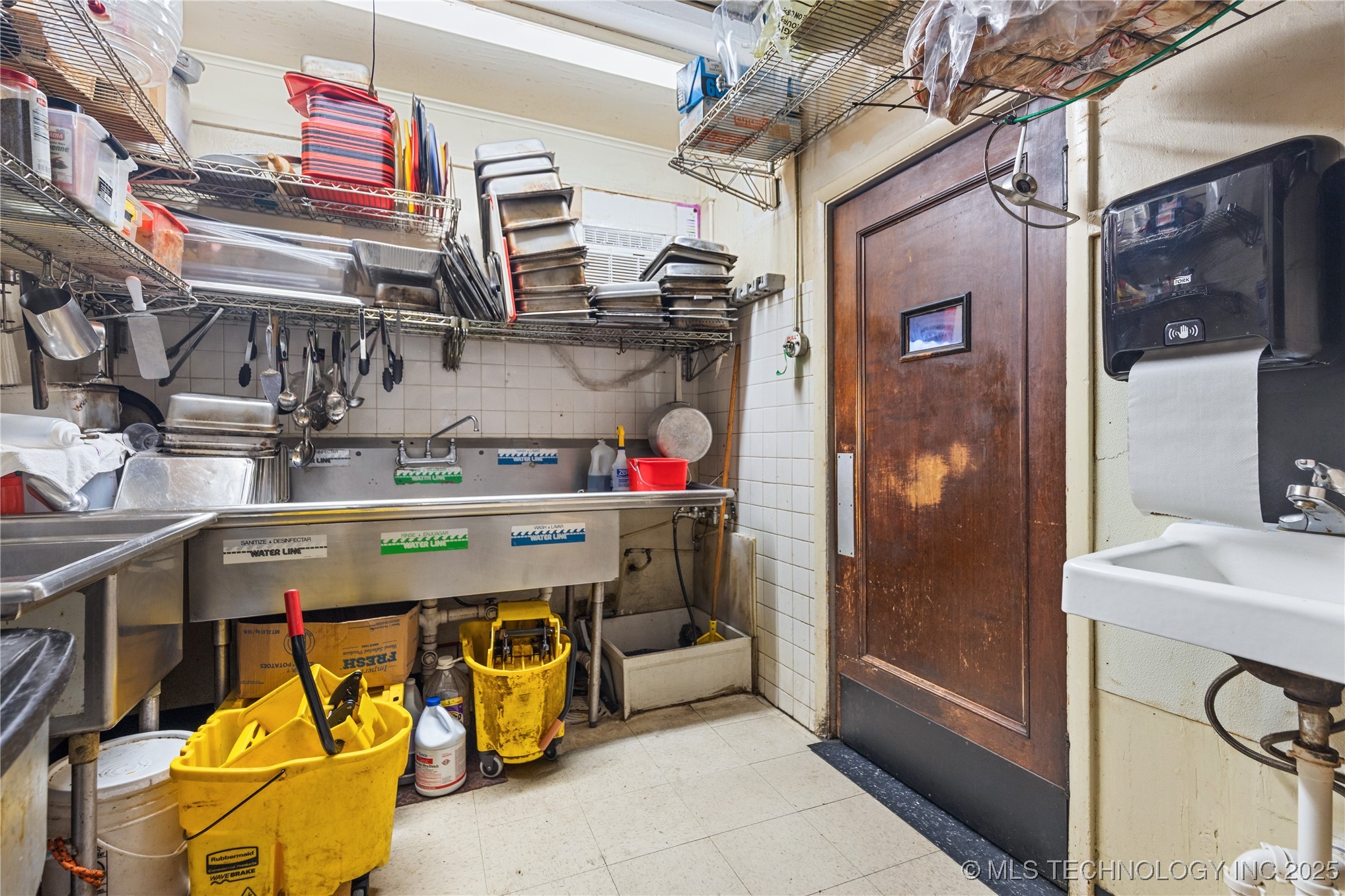 601 S Sheridan Road Property Photo 6