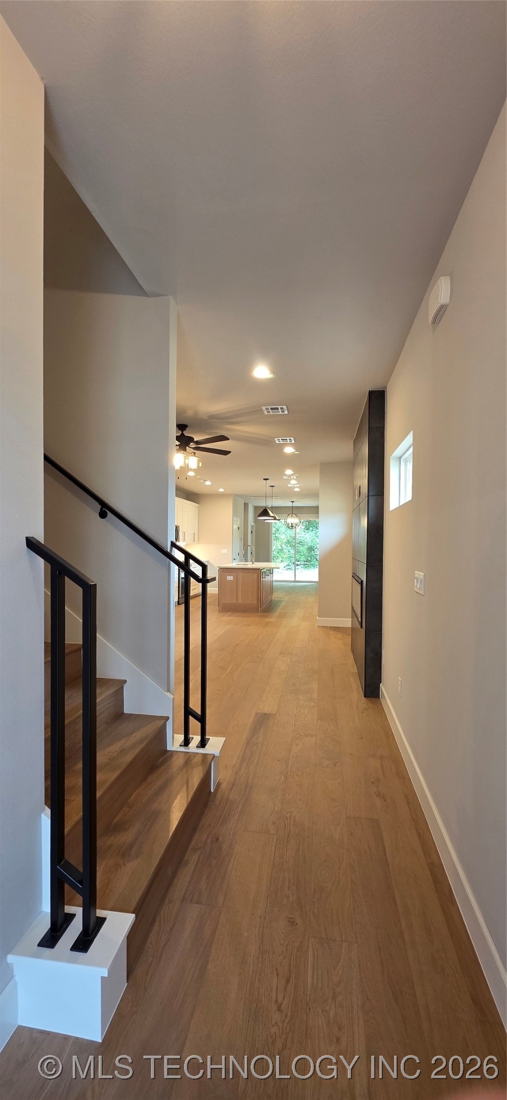 1019 E Delmar Place Property Photo 3