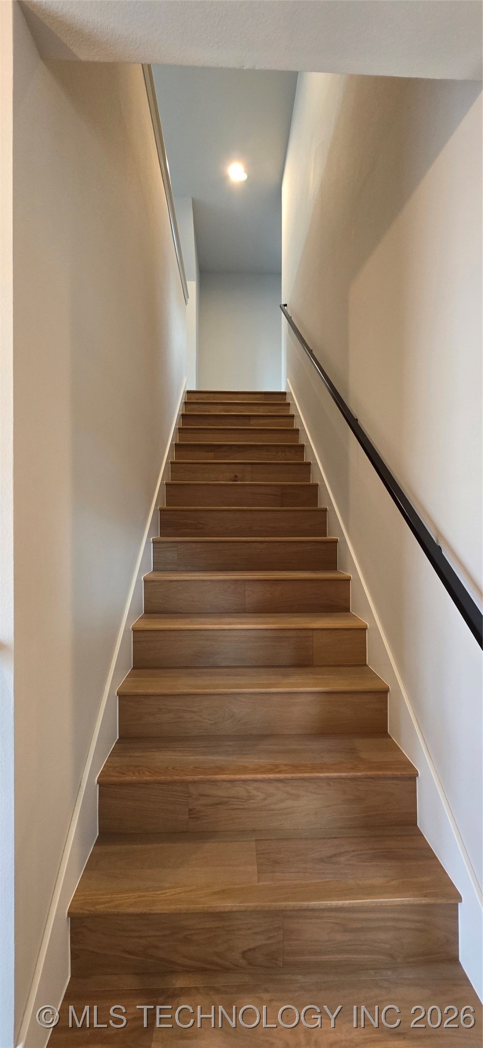 1019 E Delmar Place Property Photo 4