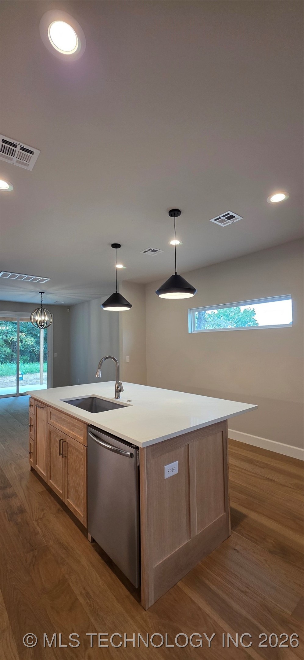 1019 E Delmar Place Property Photo 11