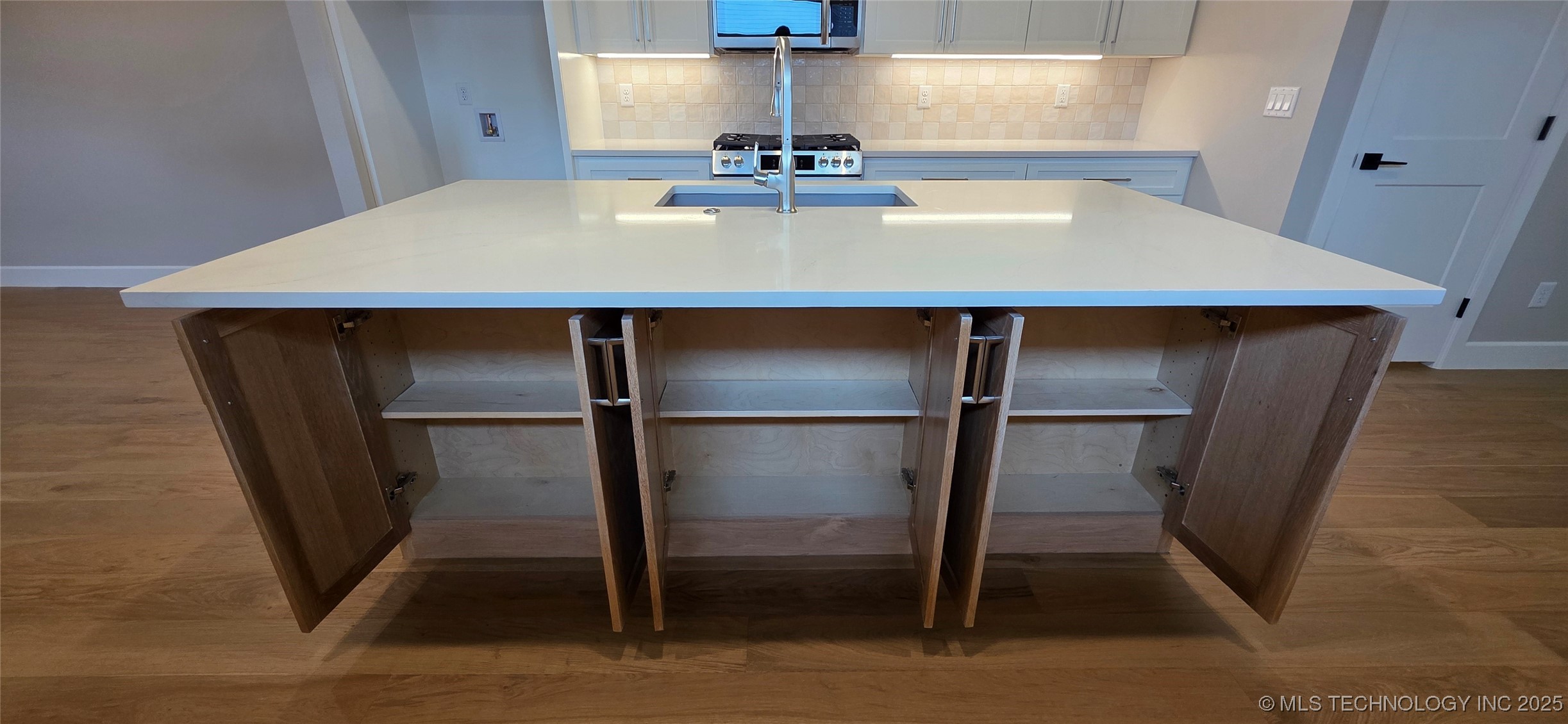 1019 E Delmar Place Property Photo 14