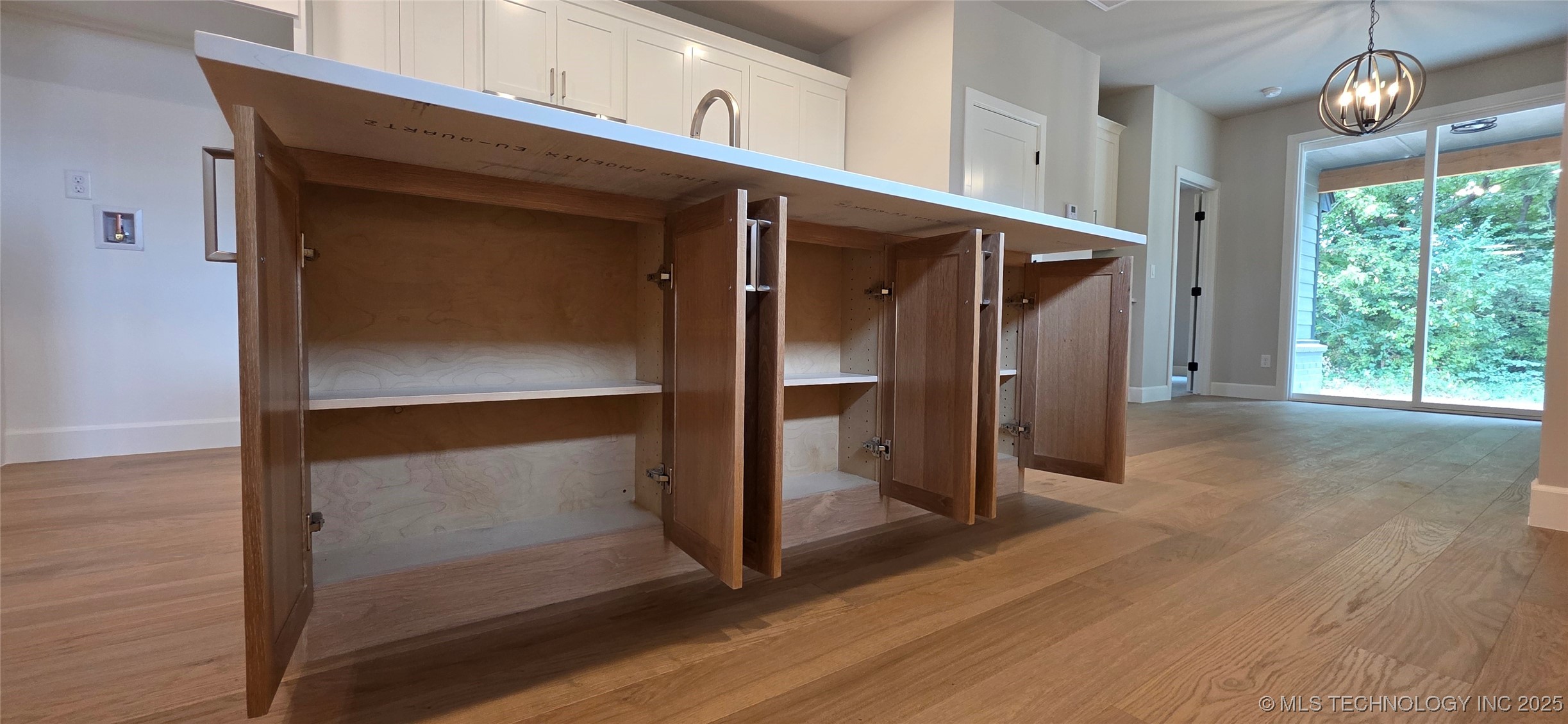 1019 E Delmar Place Property Photo 15