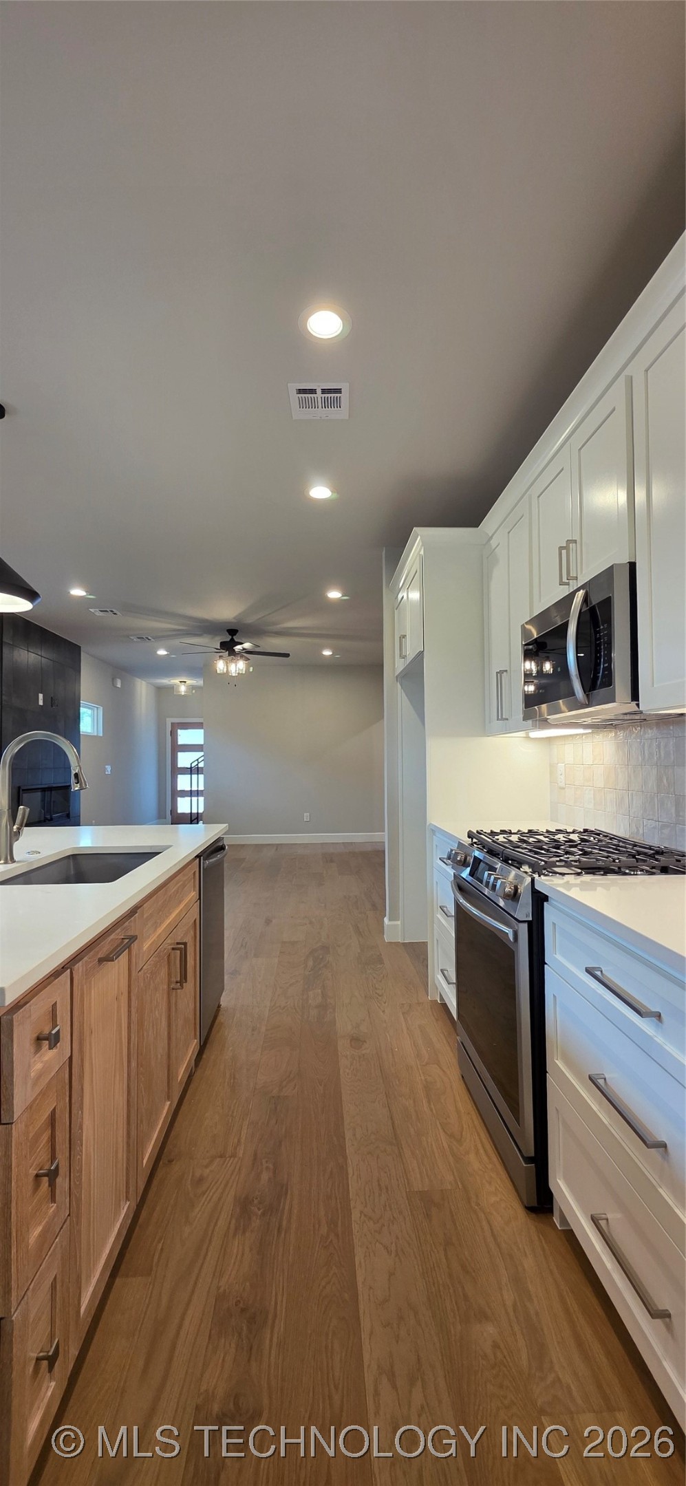 1019 E Delmar Place Property Photo 19